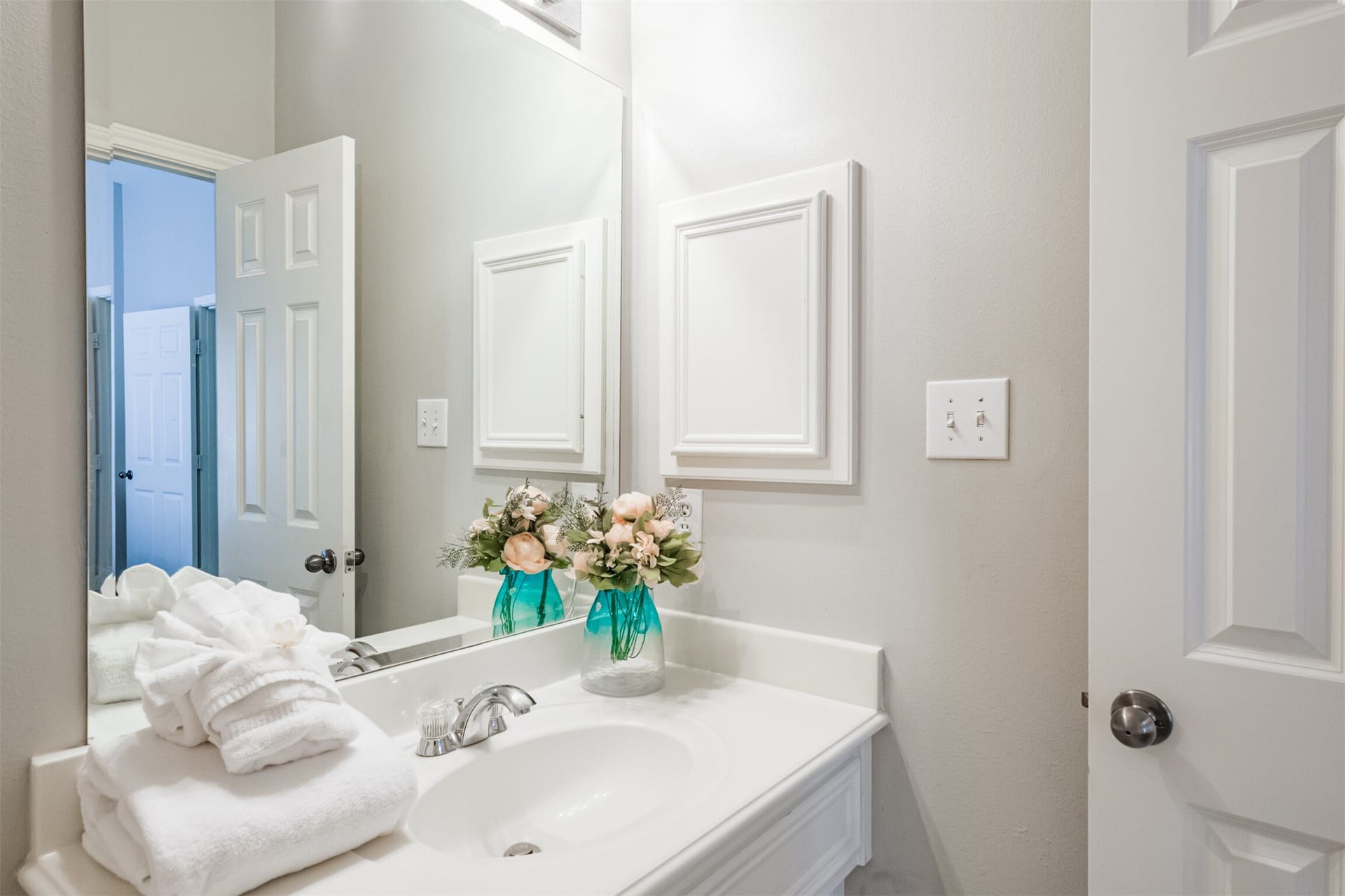 26 Waugh Drive, #A, Houston, TX 77007 26 Waugh Drive, #A, Houston, TX 77007
