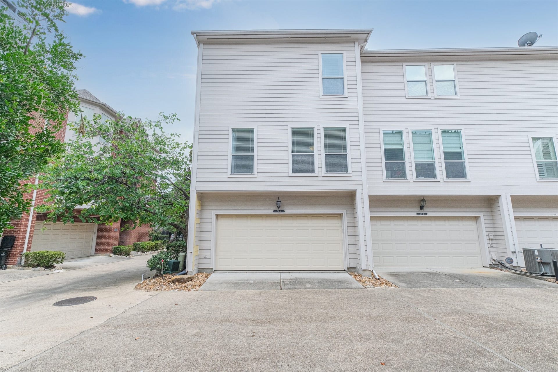 26 Waugh Drive, #A, Houston, TX 77007 26 Waugh Drive, #A, Houston, TX 77007