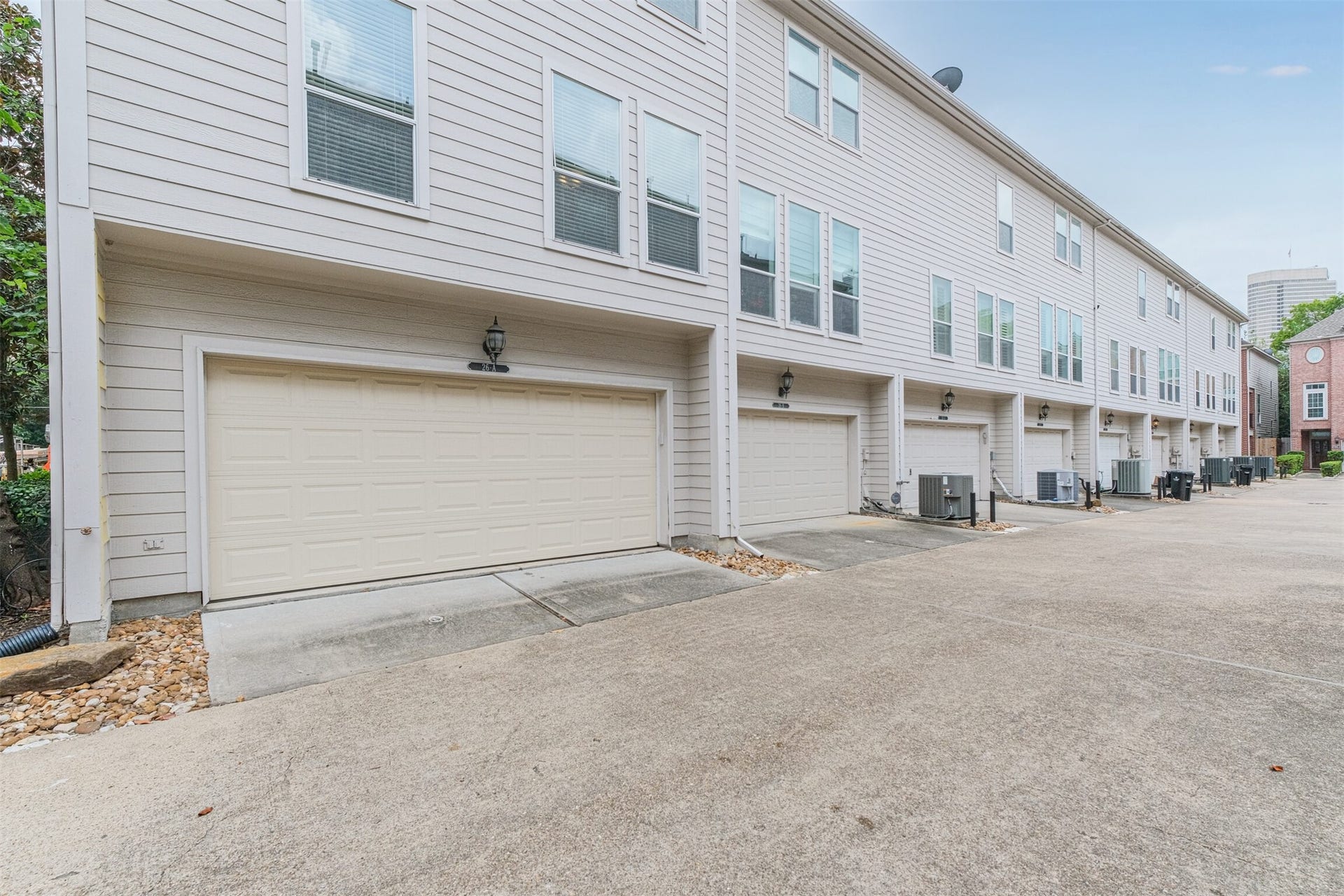 26 Waugh Drive, #A, Houston, TX 77007 26 Waugh Drive, #A, Houston, TX 77007