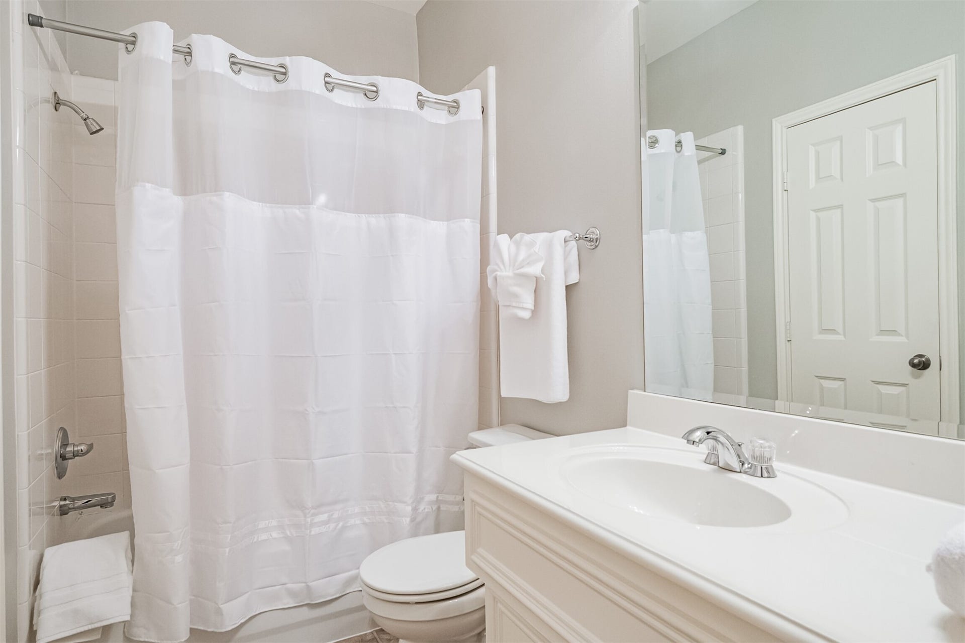 26 Waugh Drive, #A, Houston, TX 77007 26 Waugh Drive, #A, Houston, TX 77007