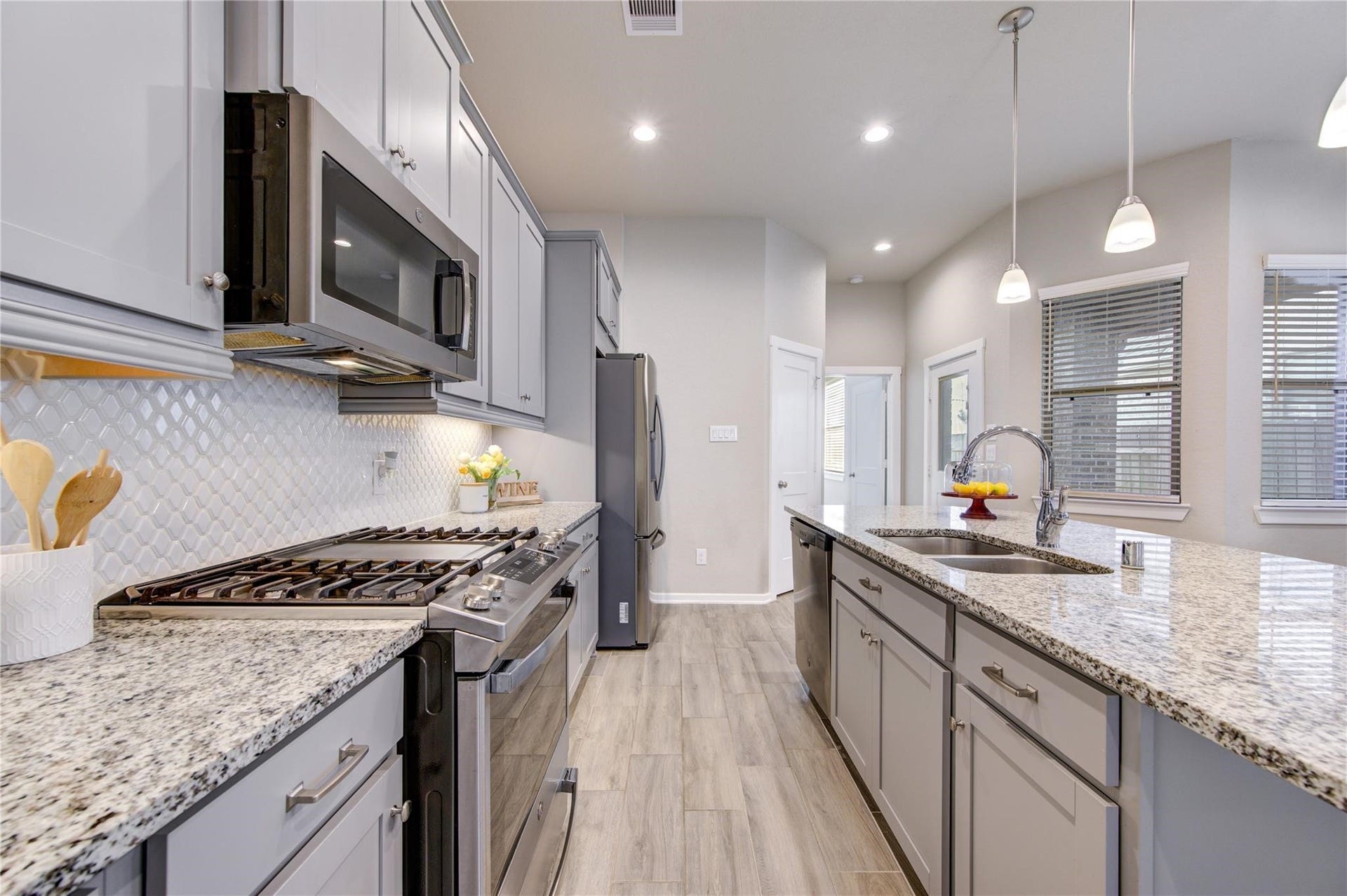 6022 Bristol Spur Lane, Katy, TX 77493 All appliances included!