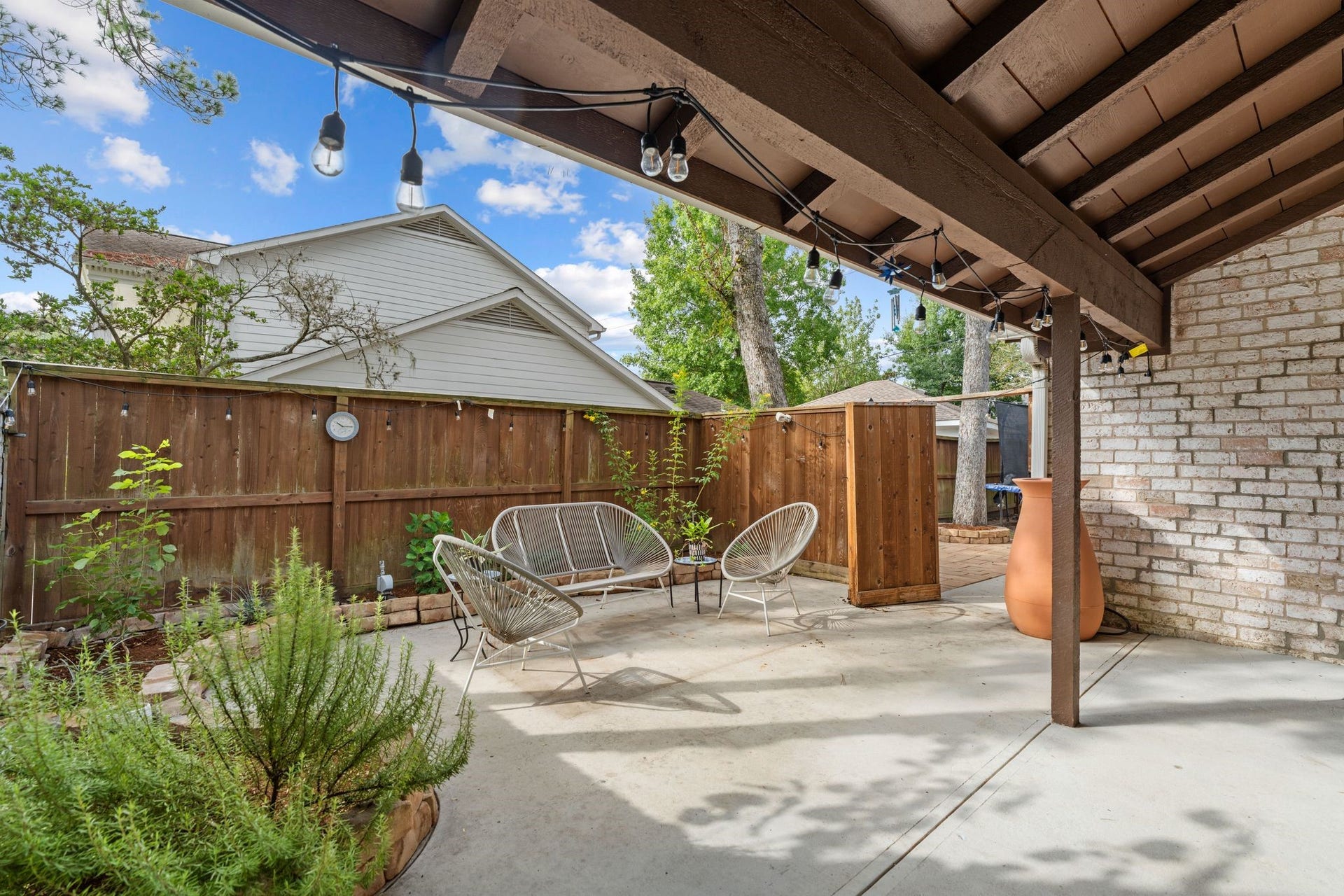 315 Greenpark Drive, Houston, TX 77079 315 Greenpark Drive, Houston, TX 77079