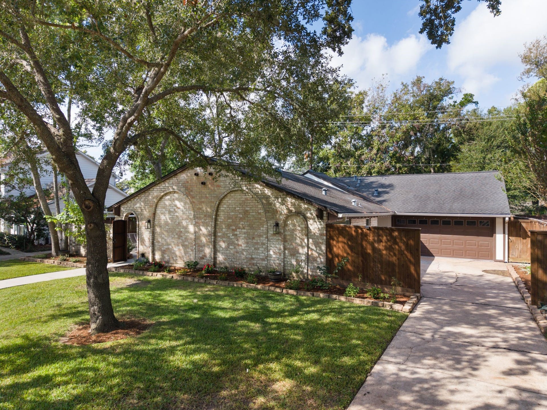 315 Greenpark Drive, Houston, TX 77079 315 Greenpark Drive, Houston, TX 77079