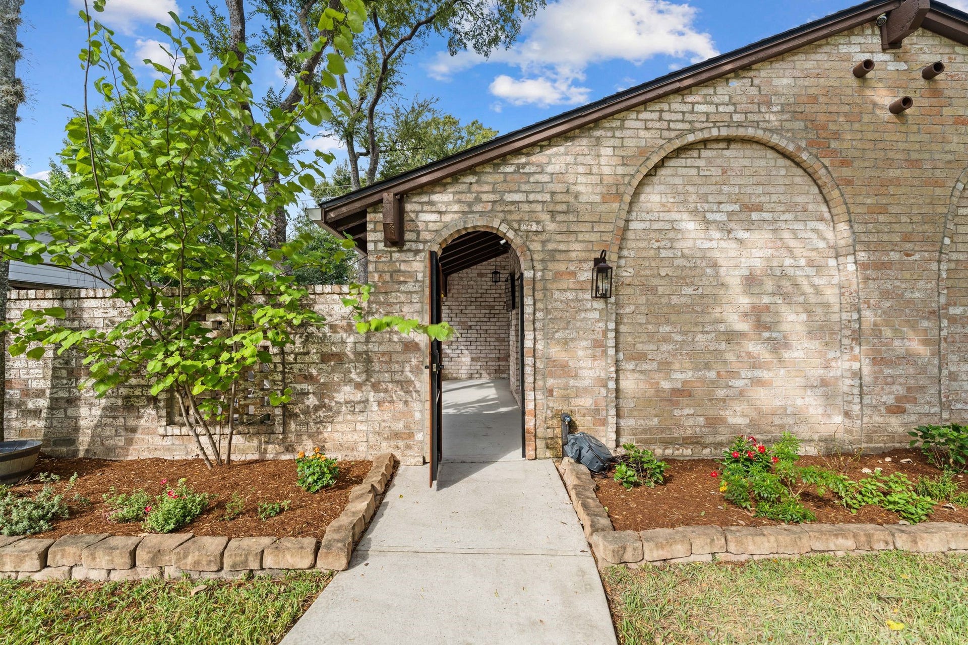 315 Greenpark Drive, Houston, TX 77079 315 Greenpark Drive, Houston, TX 77079