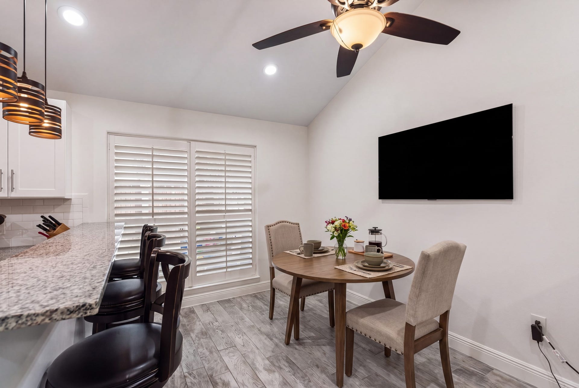 315 Greenpark Drive, Houston, TX 77079 Breakfast Nook/Kitchen Bar