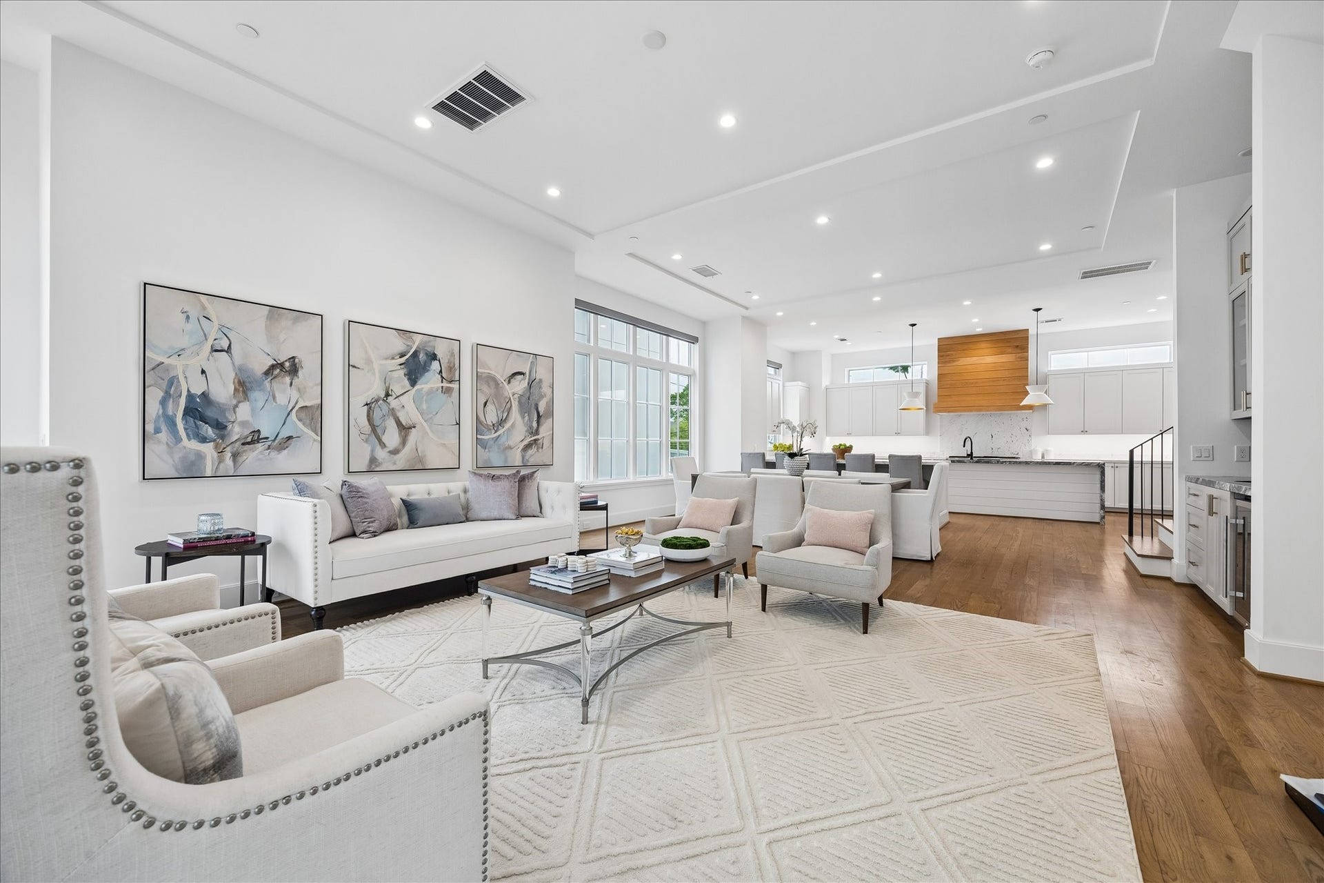 2326 Bissonnet Street, Houston, TX 77005 2326 Bissonnet Street, Houston, TX 77005