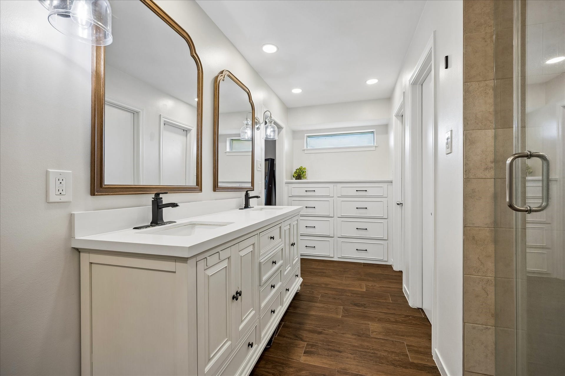 7626 Meadowvale Drive, Houston, TX 77063 7626 Meadowvale Drive, Houston, TX 77063
