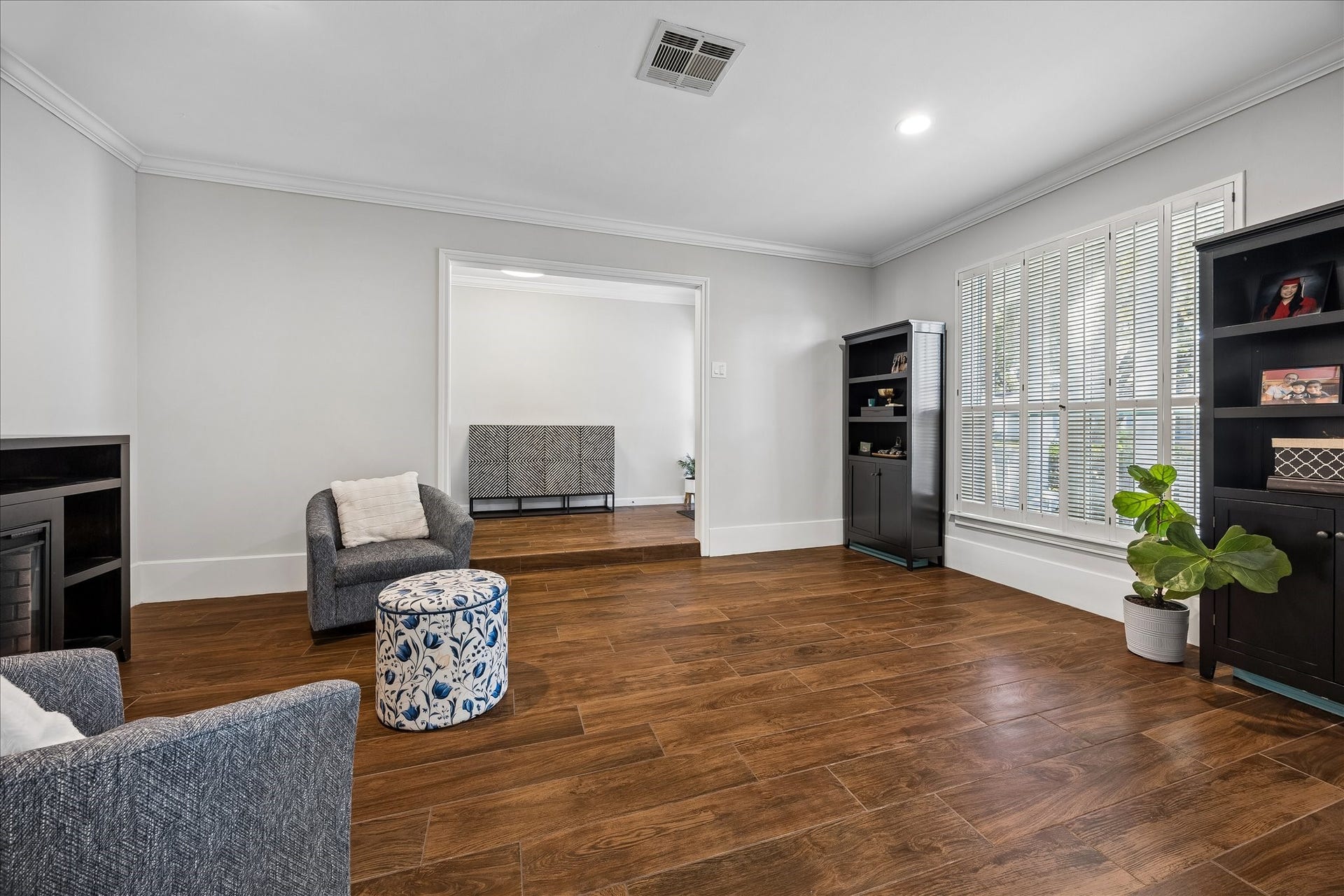7626 Meadowvale Drive, Houston, TX 77063 7626 Meadowvale Drive, Houston, TX 77063