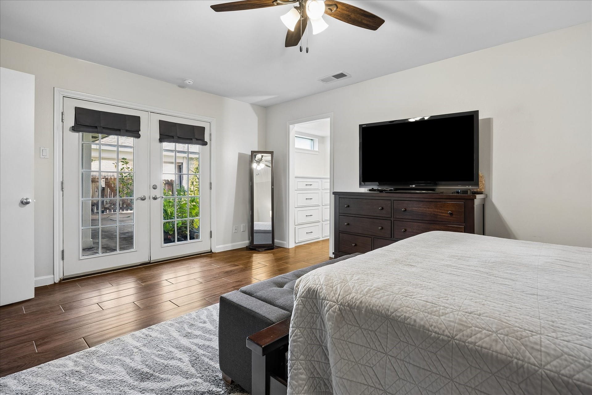 7626 Meadowvale Drive, Houston, TX 77063 7626 Meadowvale Drive, Houston, TX 77063