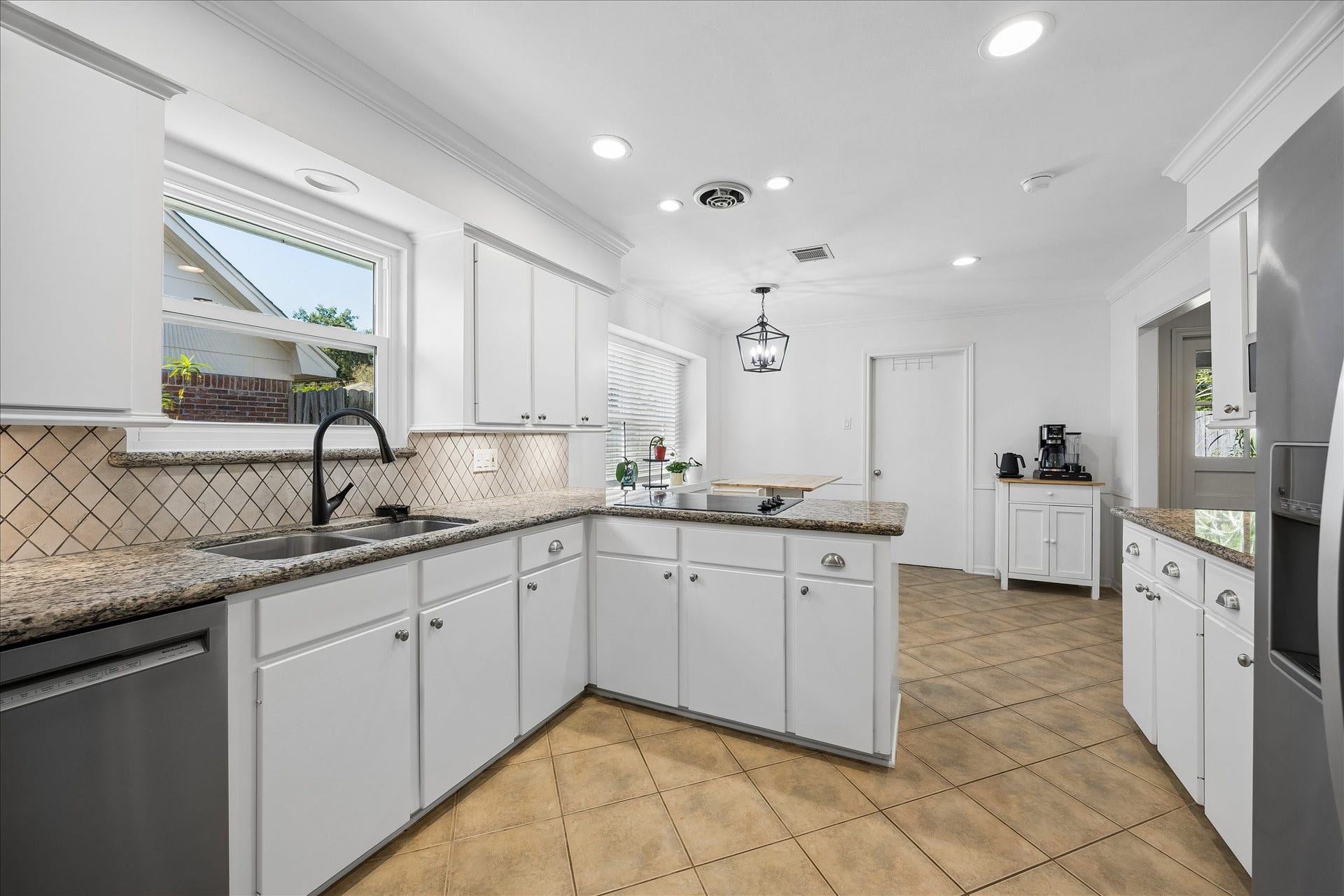 7626 Meadowvale Drive, Houston, TX 77063 7626 Meadowvale Drive, Houston, TX 77063