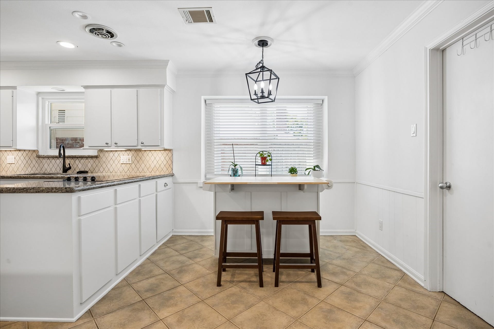 7626 Meadowvale Drive, Houston, TX 77063 7626 Meadowvale Drive, Houston, TX 77063