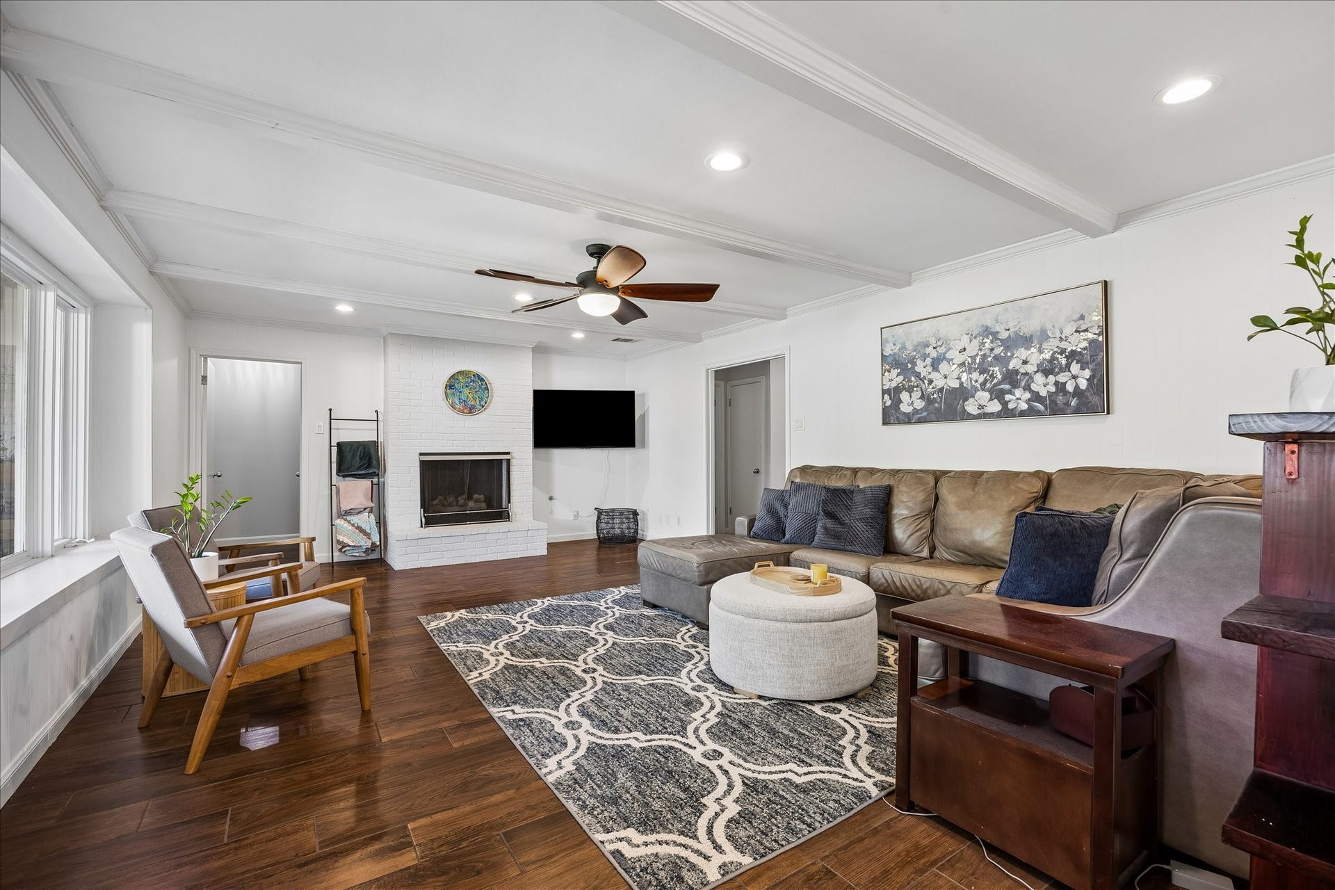 7626 Meadowvale Drive, Houston, TX 77063 7626 Meadowvale Drive, Houston, TX 77063