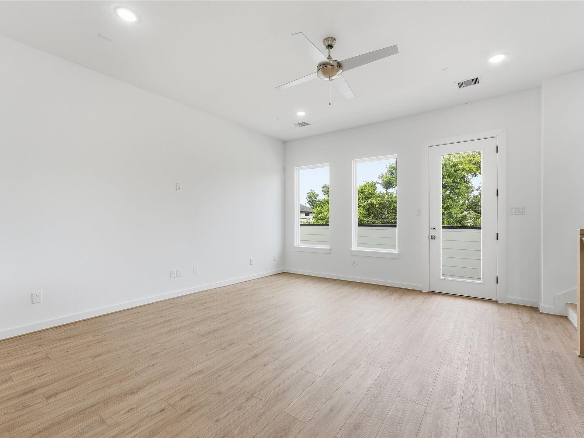 7451 LaSalette St, Houston, TX 77021 7451 LaSalette St, Houston, TX 77021