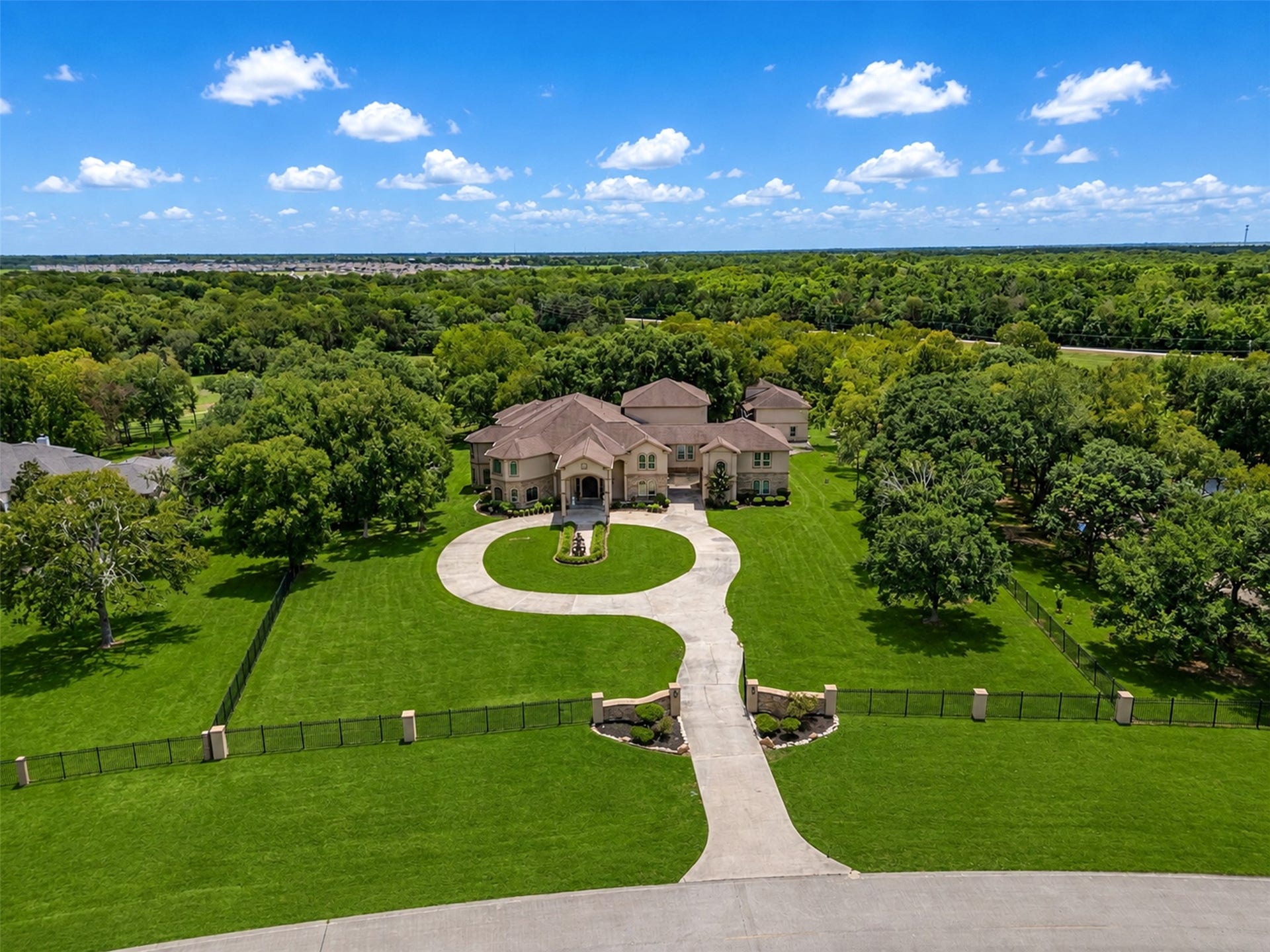 8607 Thornberry Hollow Court, Missouri City, TX 77459 8607 Thornberry Hollow Court, Missouri City, TX 77459