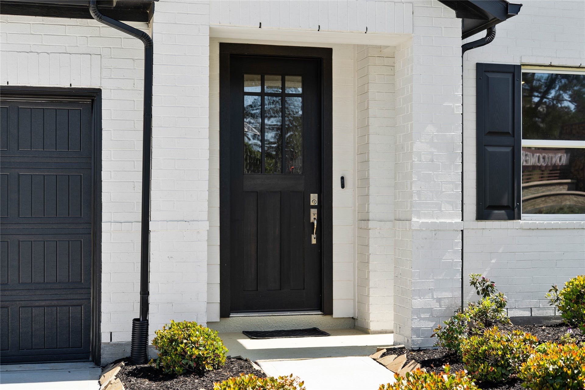 19608 Montgomery Ridge Way, Montgomery, TX 77316 This home is modern elegance with a timeless white brick and siding exterior and high quality entry door.