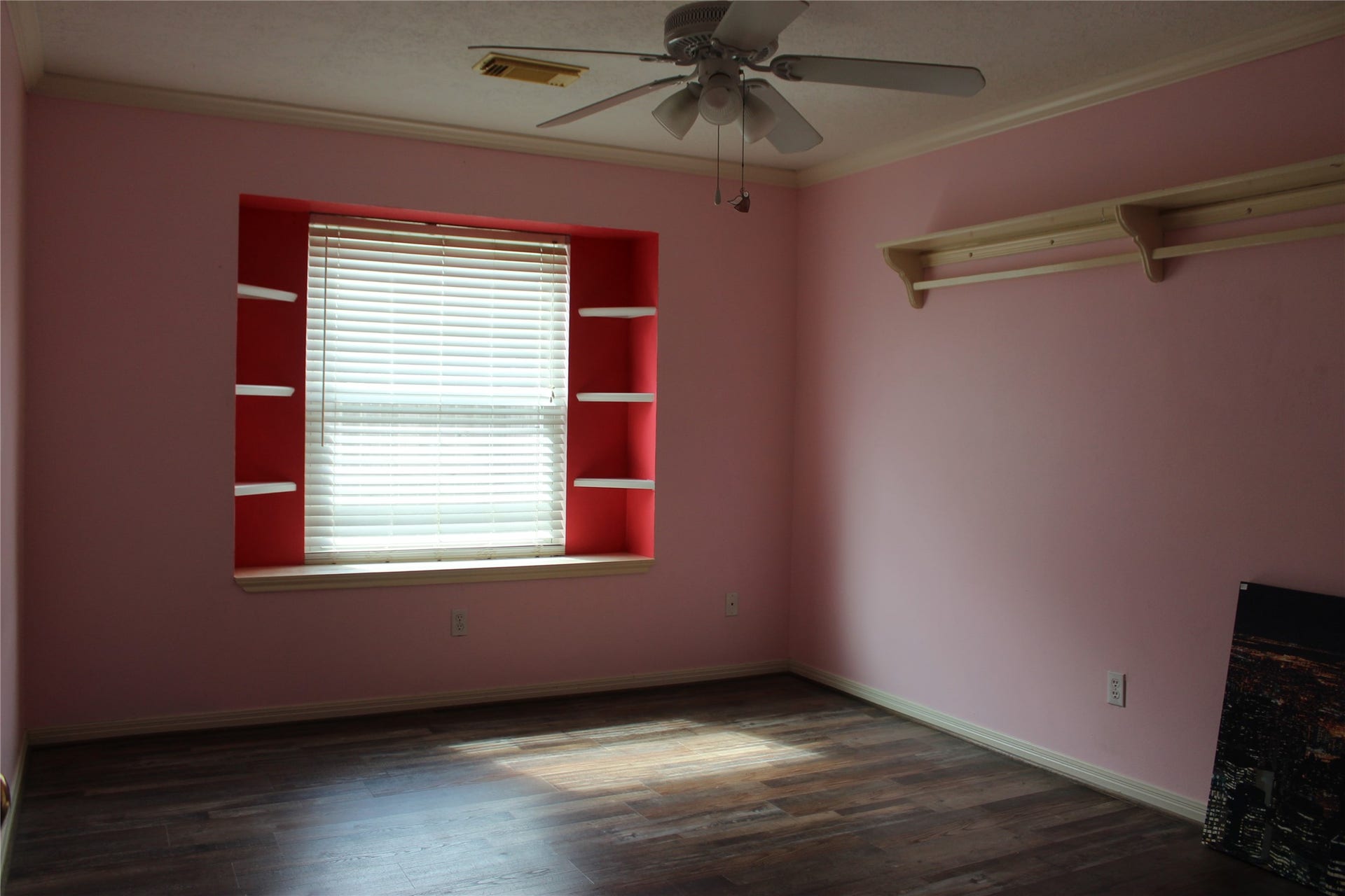 1107 Glenshannon Avenue, Friendswood, TX 77546 Another bedroom with built in shelves