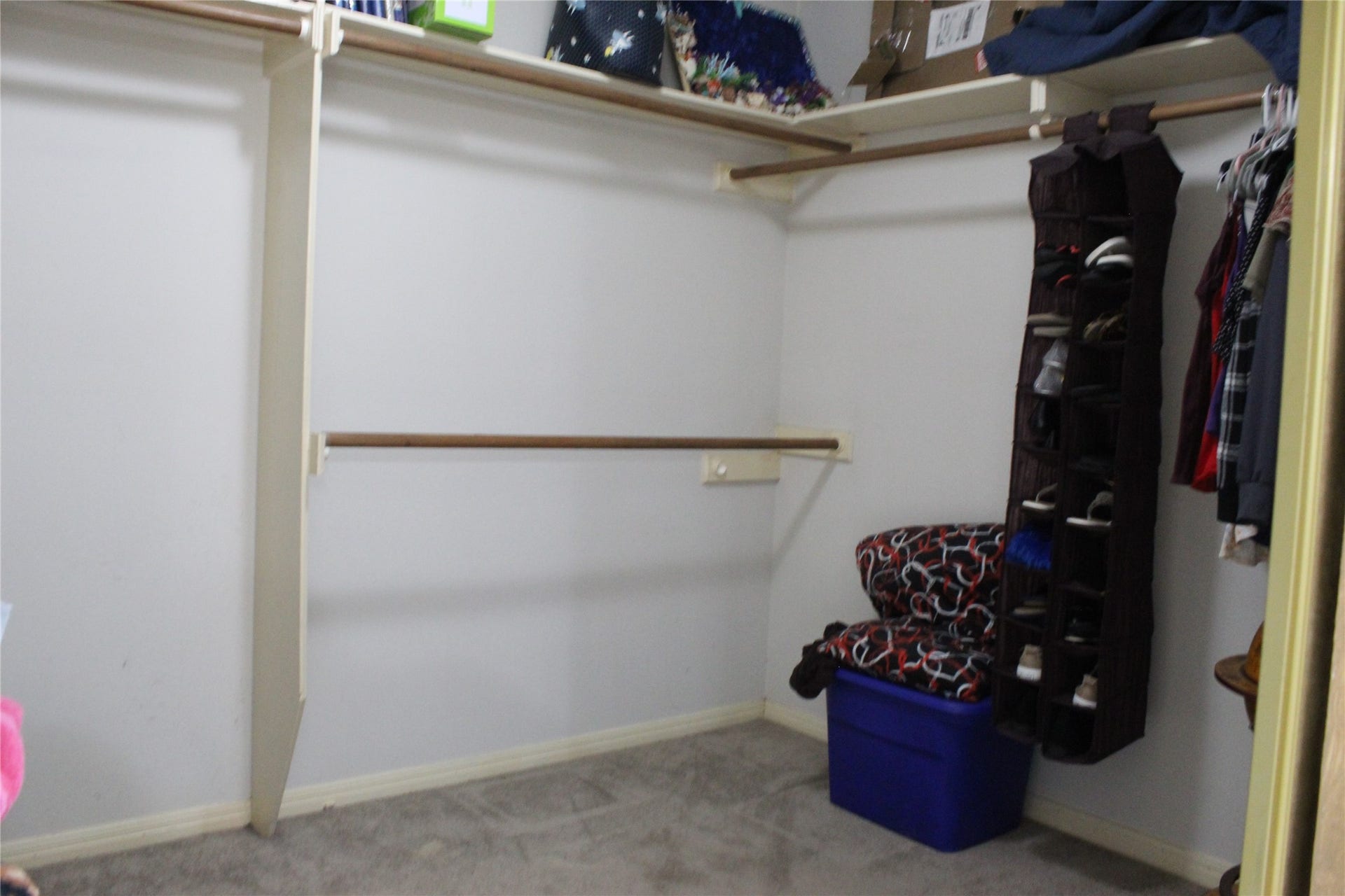 1107 Glenshannon Avenue, Friendswood, TX 77546 Large walk in closet with built in storage