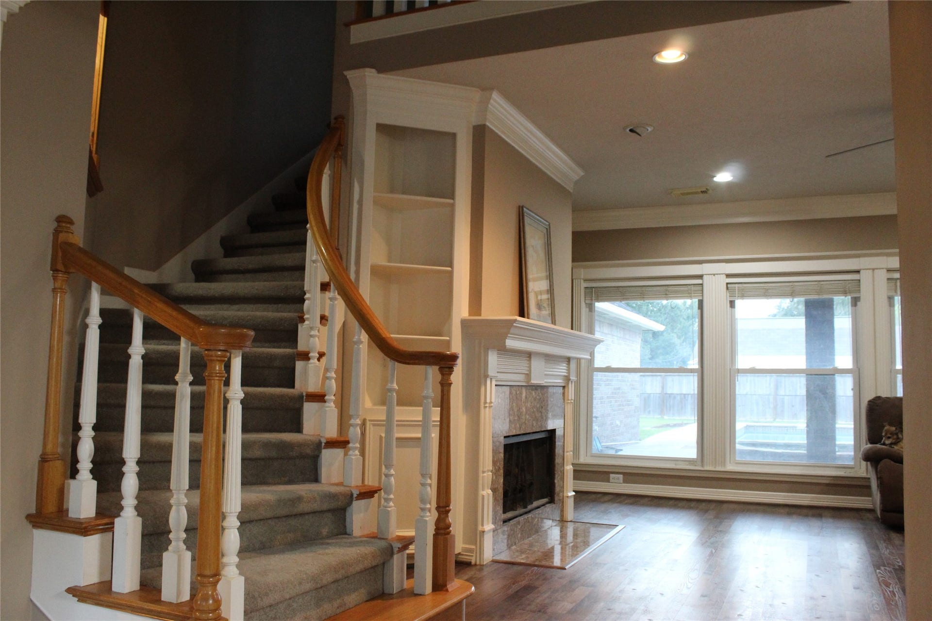 1107 Glenshannon Avenue, Friendswood, TX 77546 Beautiful entryway
