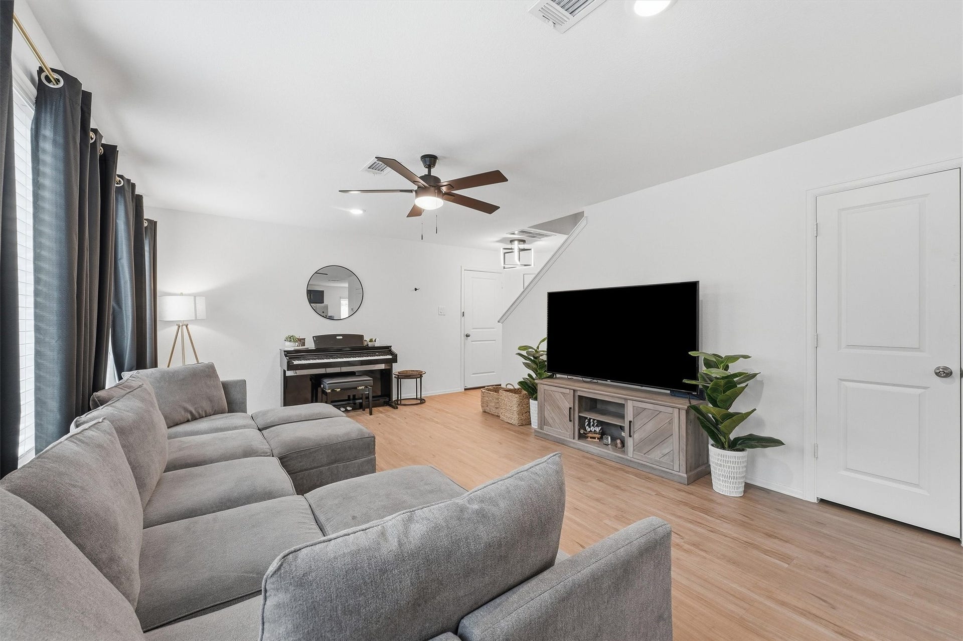 22479 Douglas Court, New Caney, TX 77357 22479 Douglas Court, New Caney, TX 77357