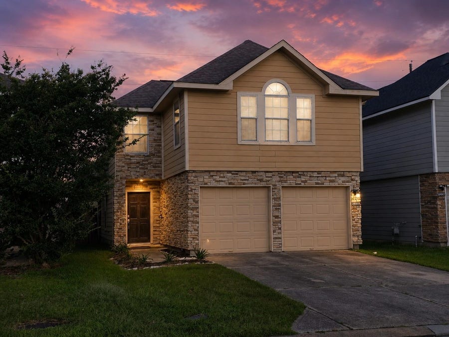 Property photo for 10903 Windfern Lakes Street, Houston, TX