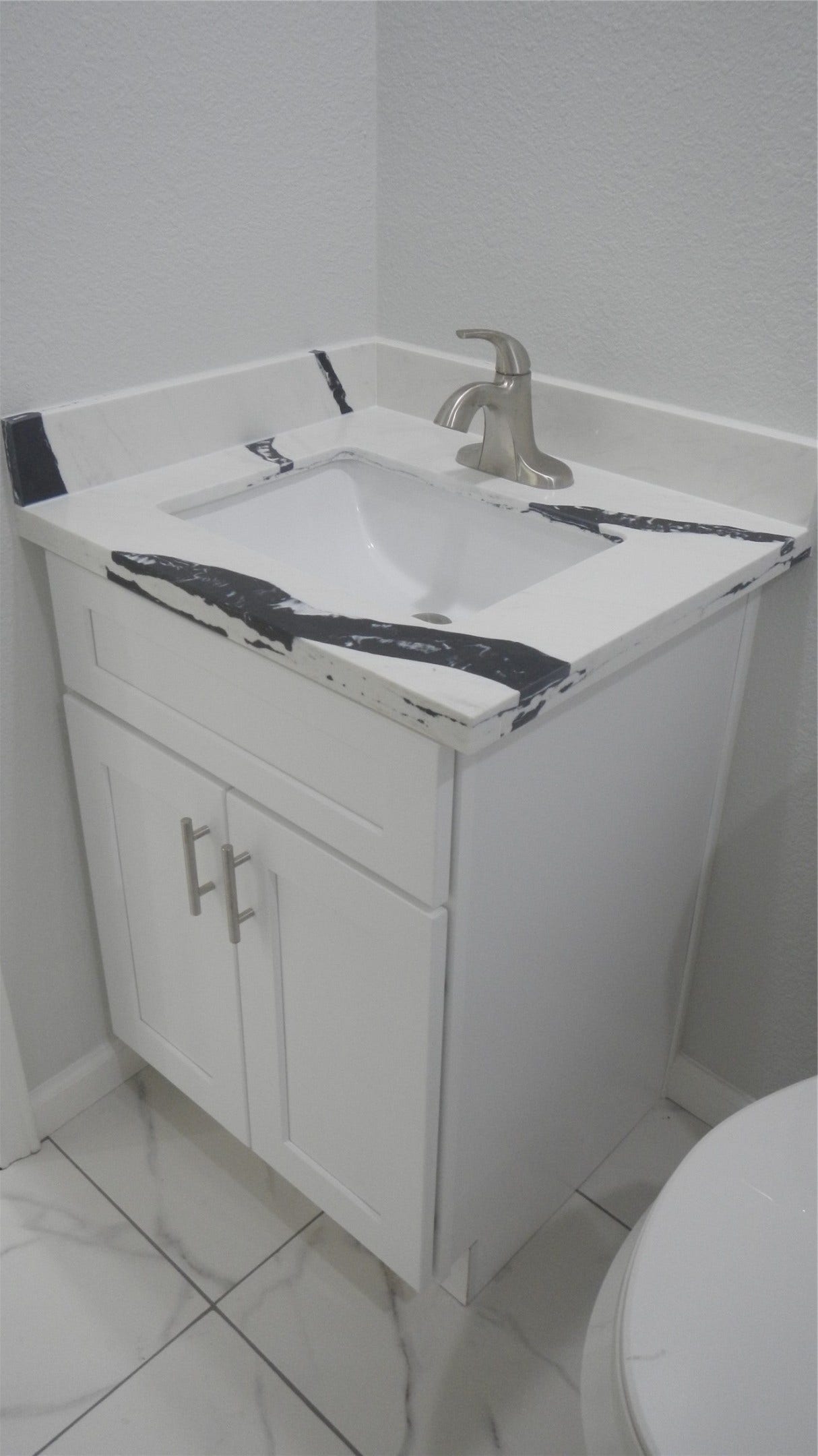 510 Alvin Street, Pasadena, TX 77506 Exquisite vanity