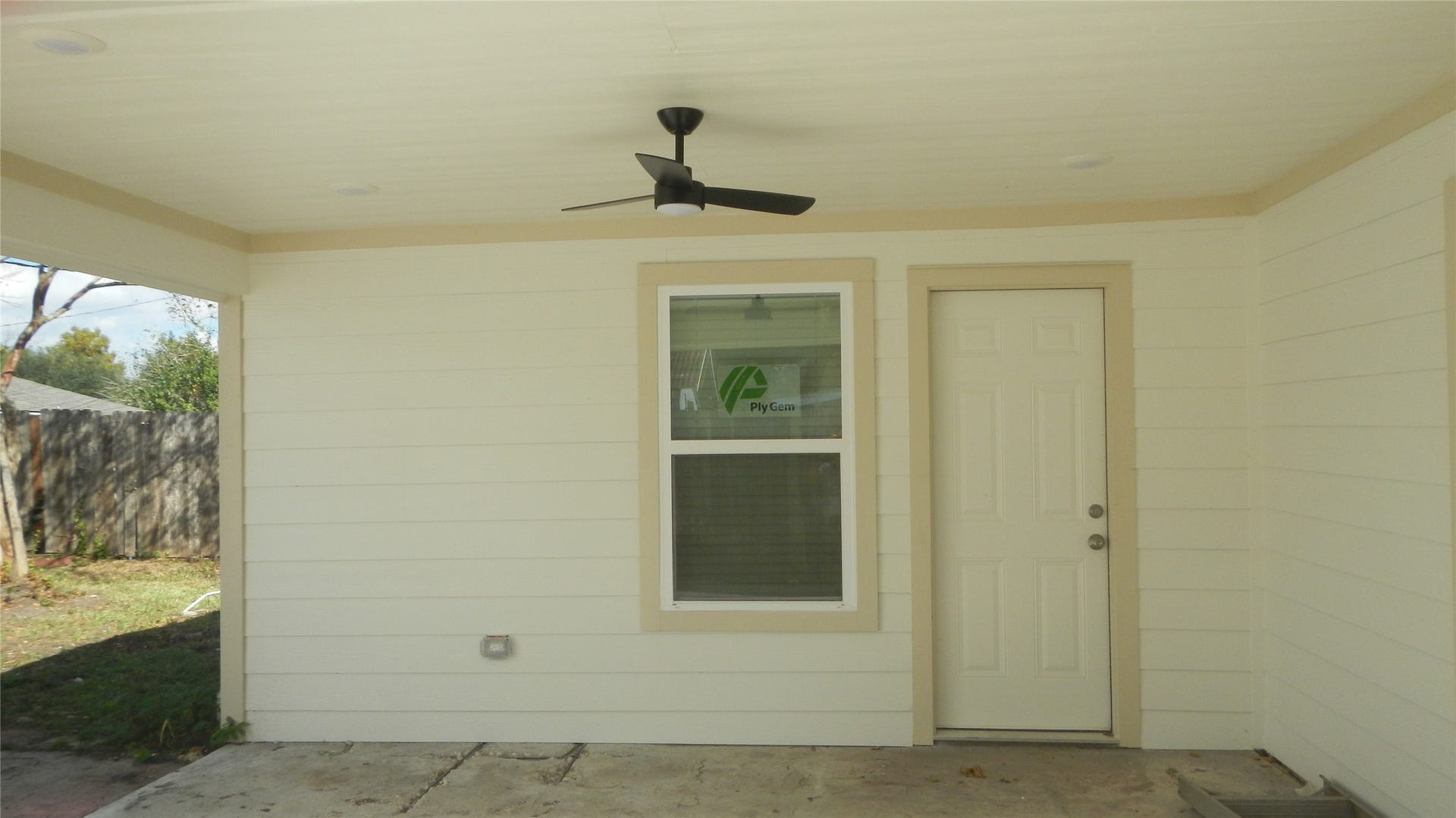 510 Alvin Street, Pasadena, TX 77506 Second view of covered patio