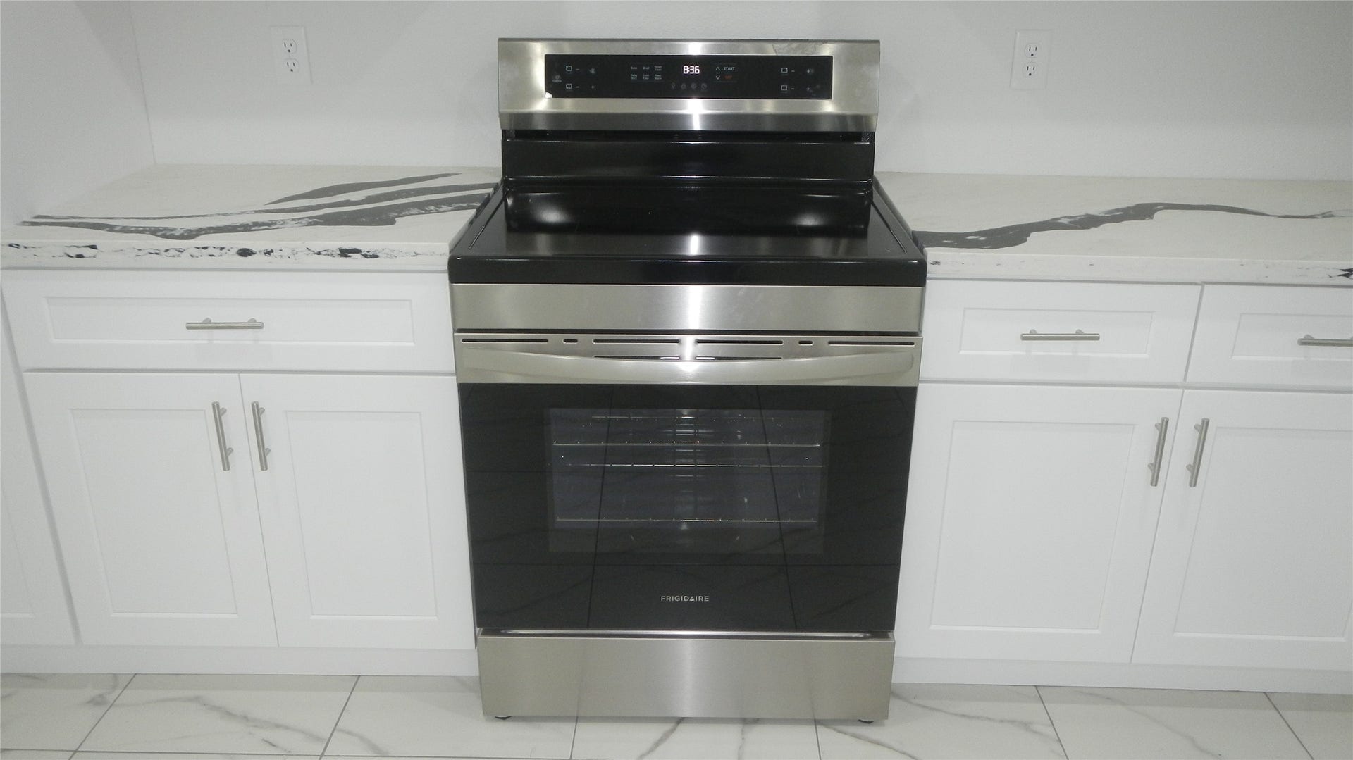 510 Alvin Street, Pasadena, TX 77506 Frigidaire stove in spacious kitchen