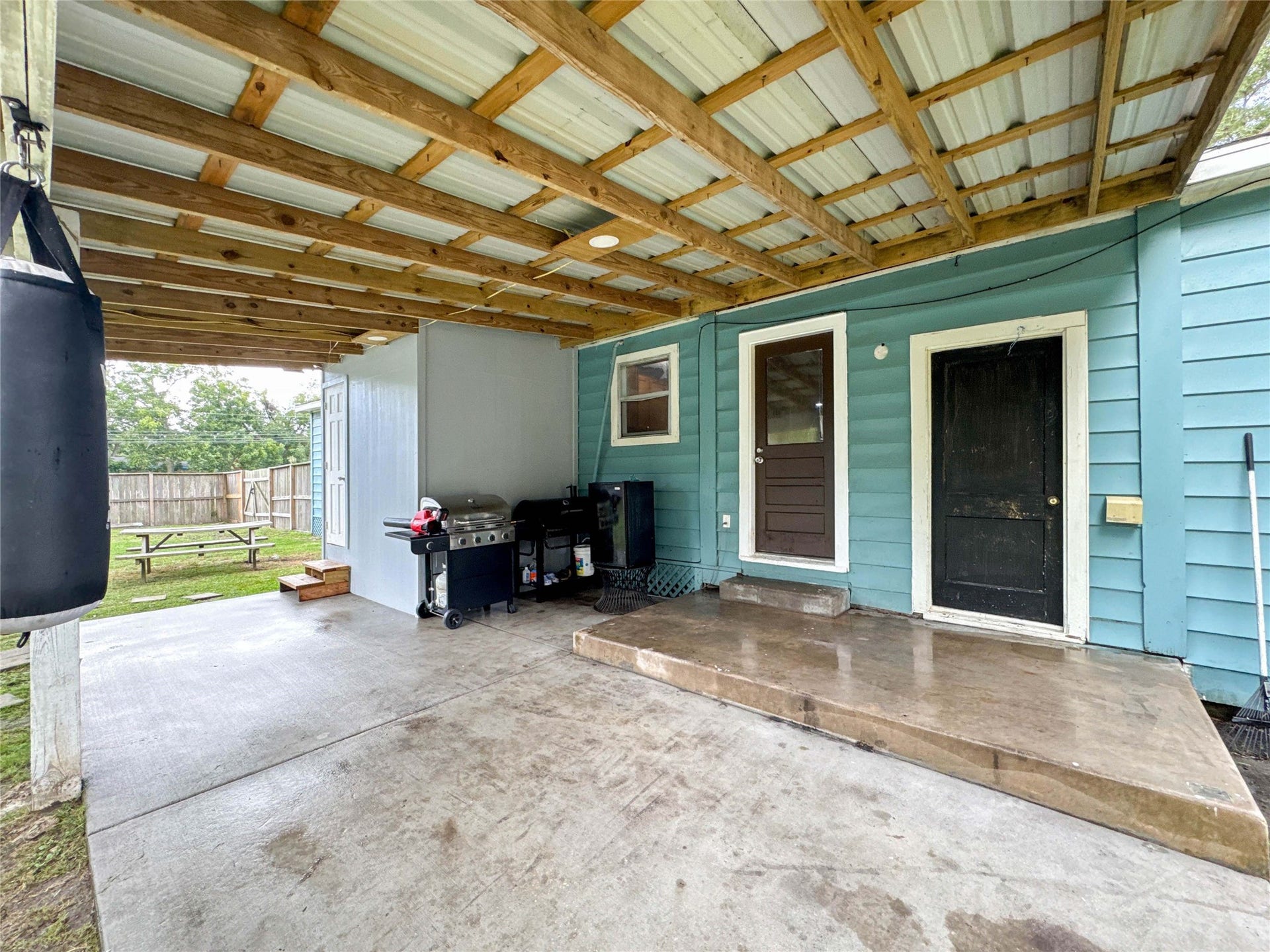 6737 E Bayou Drive, Hitchcock, TX 77563 Back Patio Area