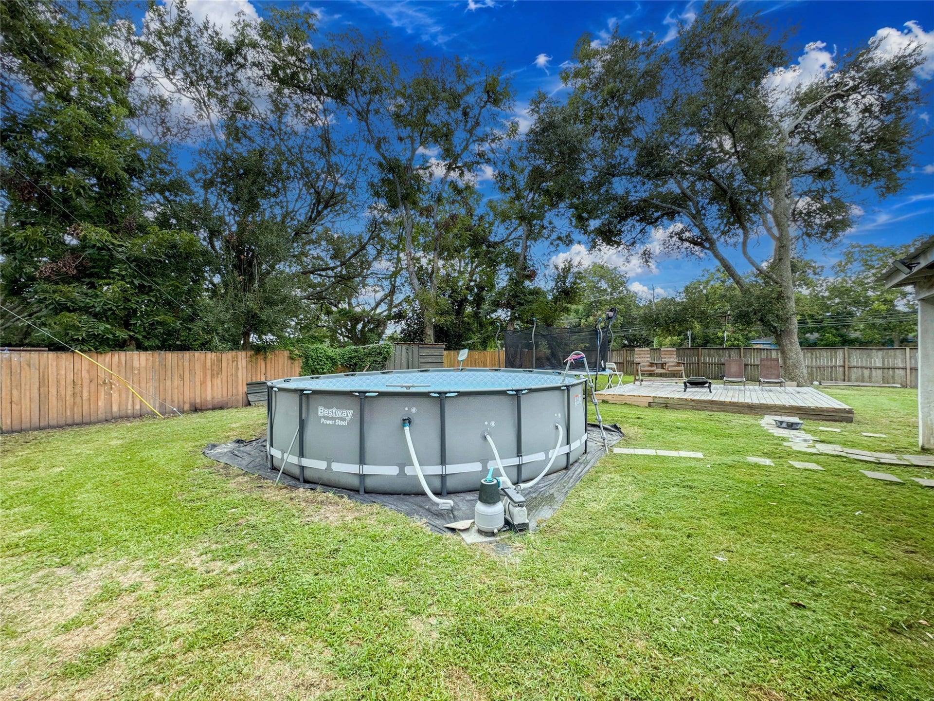 6737 E Bayou Drive, Hitchcock, TX 77563 6737 E Bayou Drive, Hitchcock, TX 77563