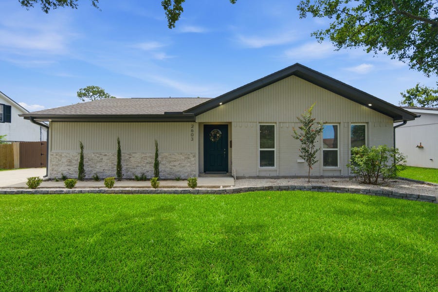 Property photo for 2603 Baycrest Drive, Houston, TX