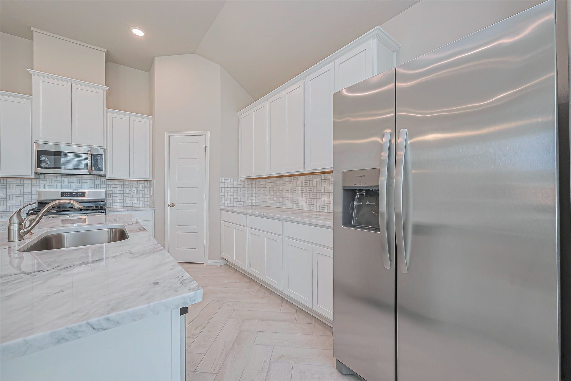 117 Paseo Park Drive, Brookshire, TX 77423