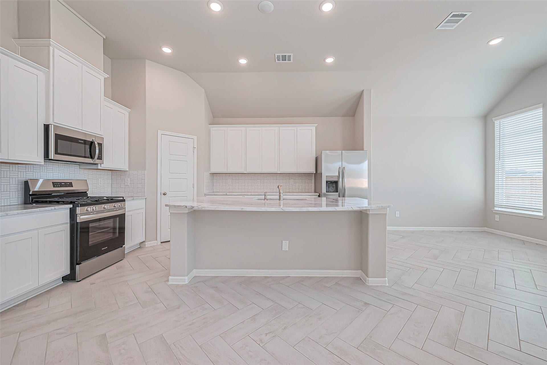 117 Paseo Park Drive, Brookshire, TX 77423