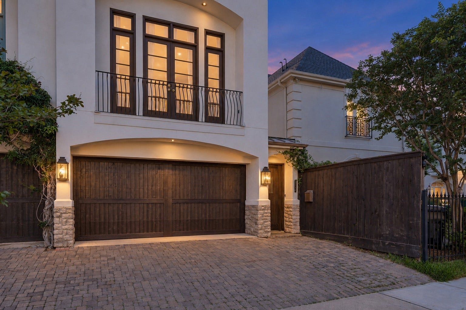 An exceptional residence within the enclave of Glendower Court, this extensively reimagined home offers refined interiors & sophisticated entertaining spaces across 3 luxurious levels.
