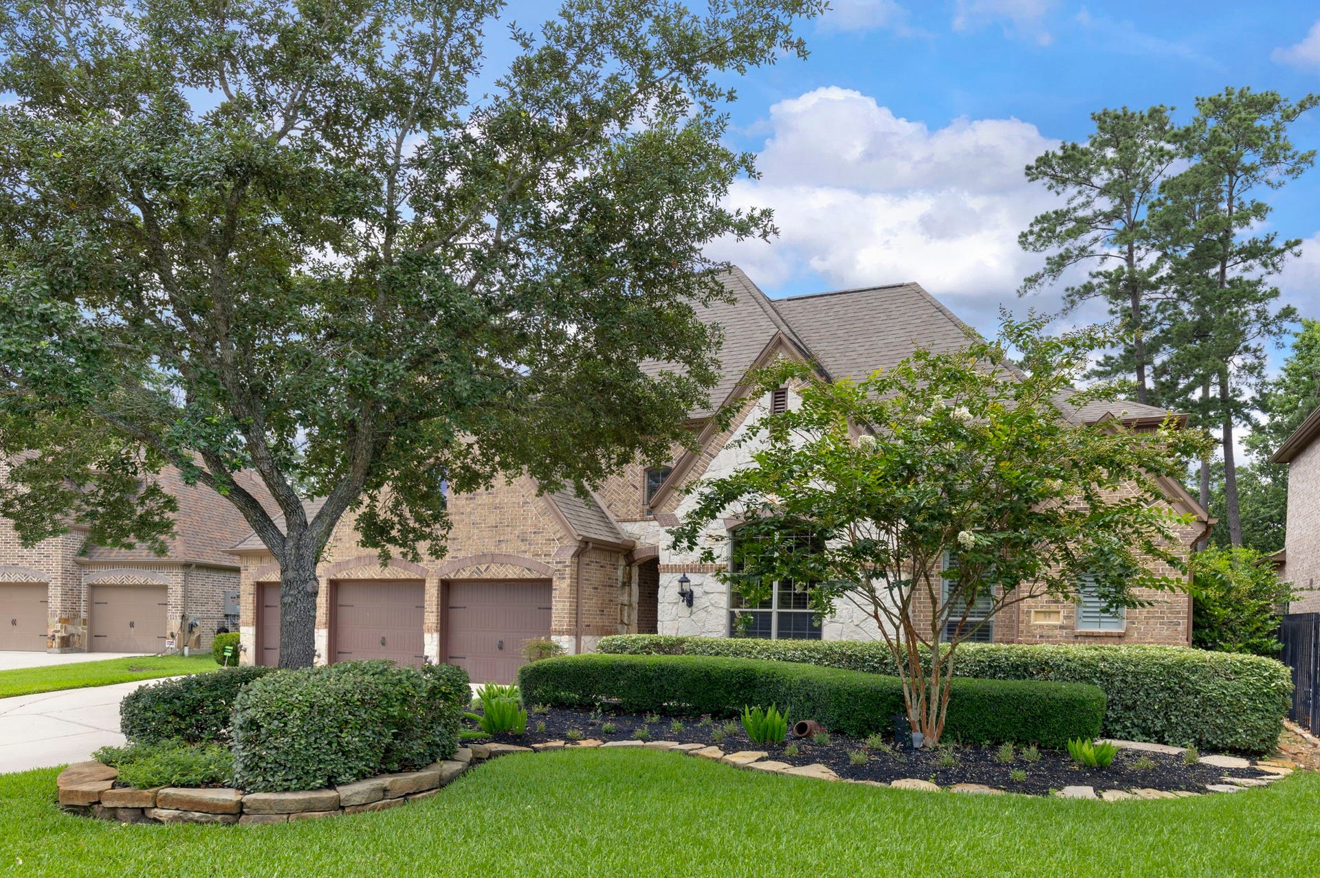 99 N Almondell Circle, The Woodlands, TX 77354 99 N Almondell Circle, The Woodlands, TX 77354