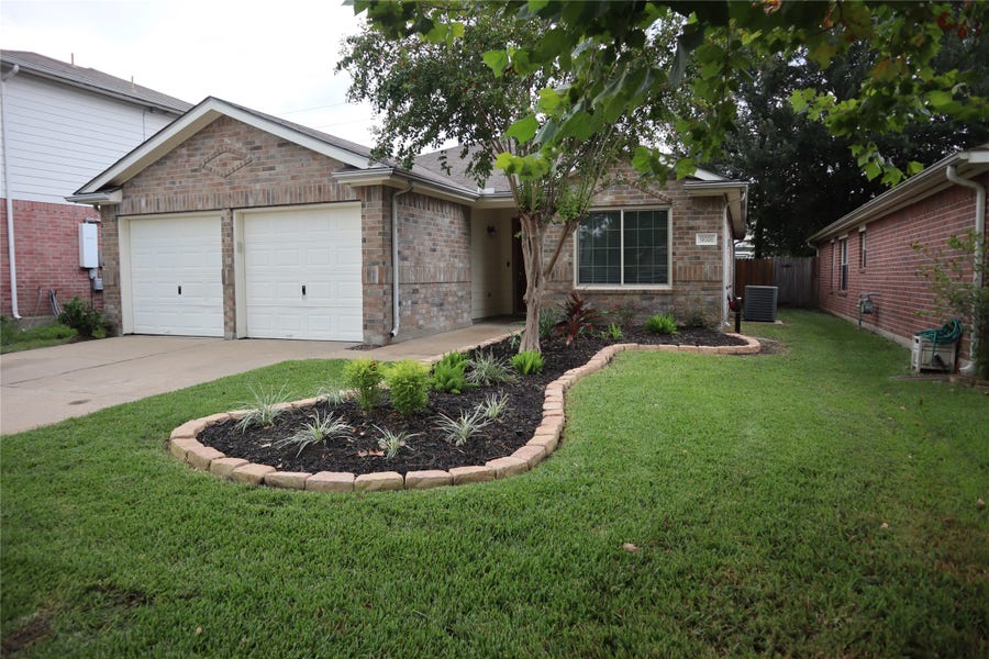 Property photo for 19306 Wading River Drive, Tomball, TX