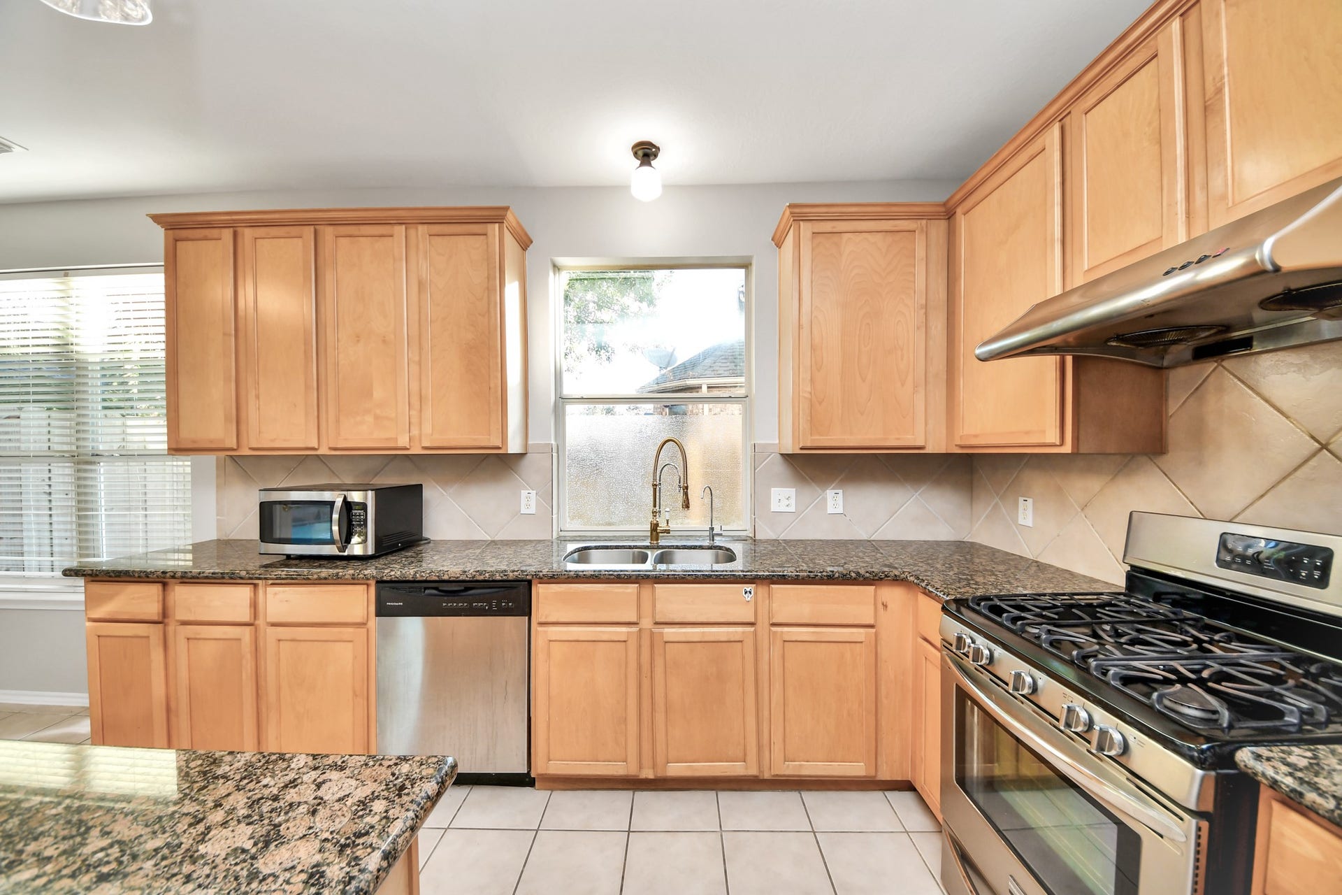 1422 Queens Bay Drive, Katy, TX 77494 1422 Queens Bay Drive, Katy, TX 77494