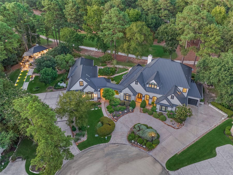 Property photo for 2 W Oaks Court, Montgomery, TX