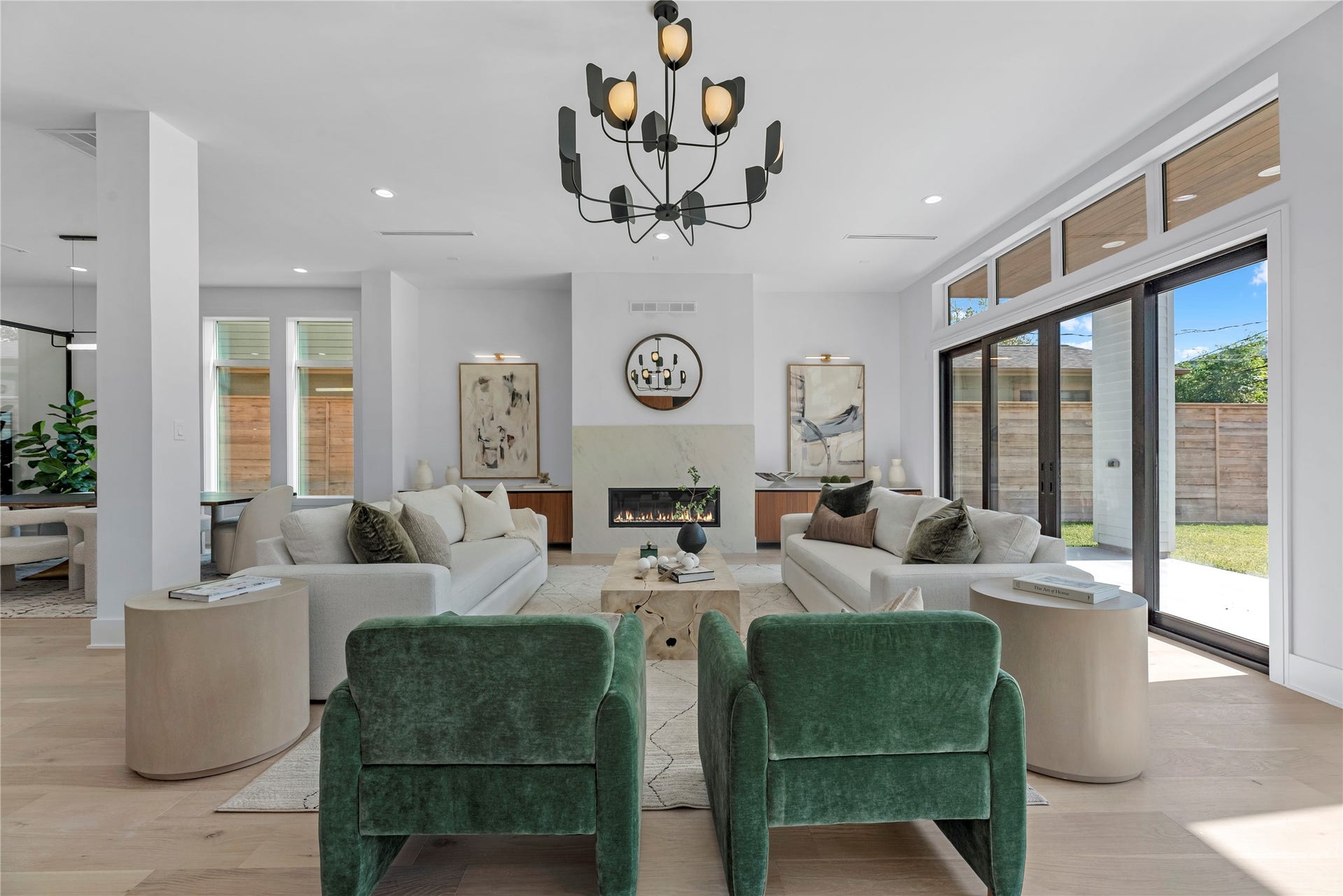 963 W 41st Street, Houston, TX 77018 963 W 41st Street, Houston, TX 77018