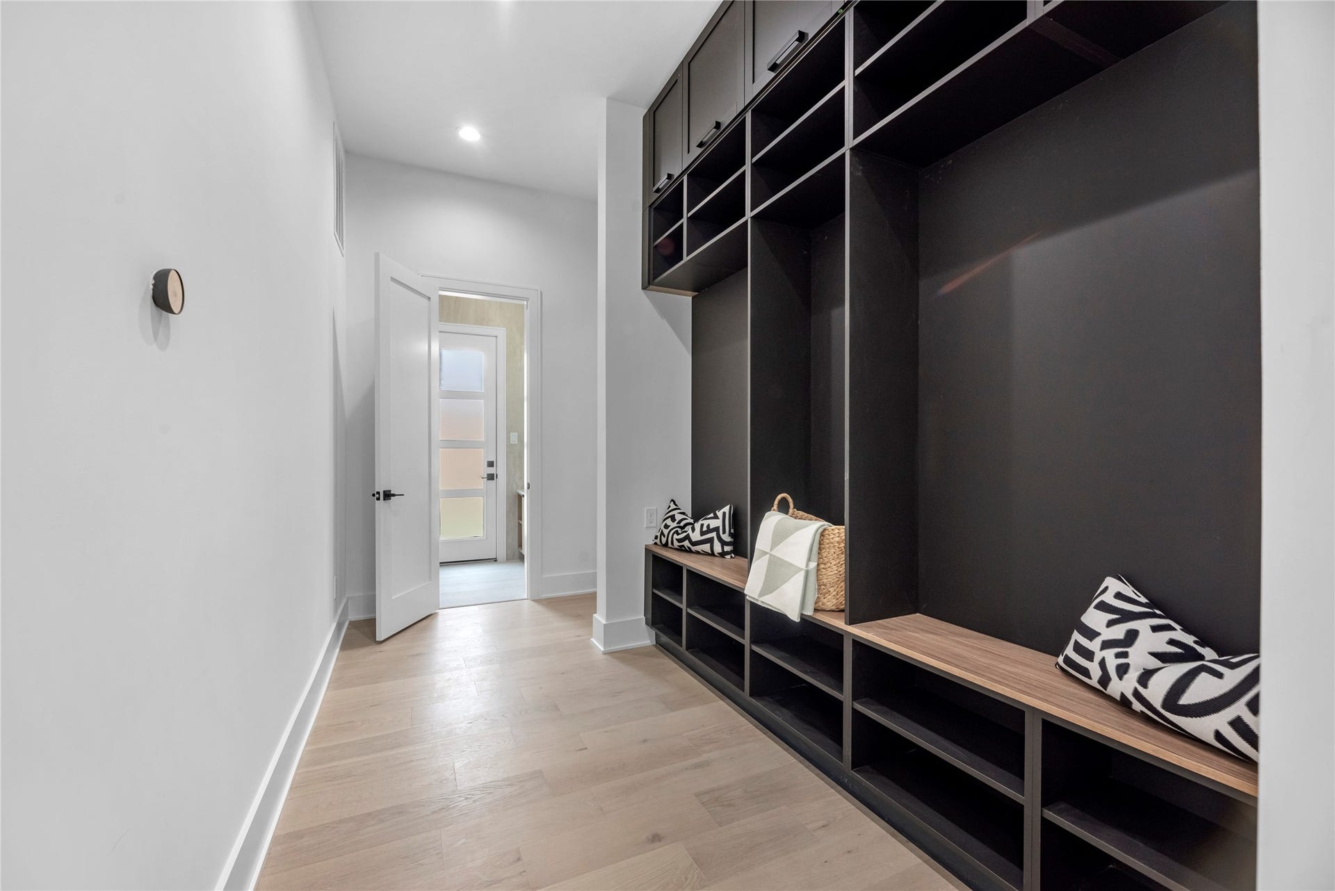 963 W 41st Street, Houston, TX 77018 963 W 41st Street, Houston, TX 77018
