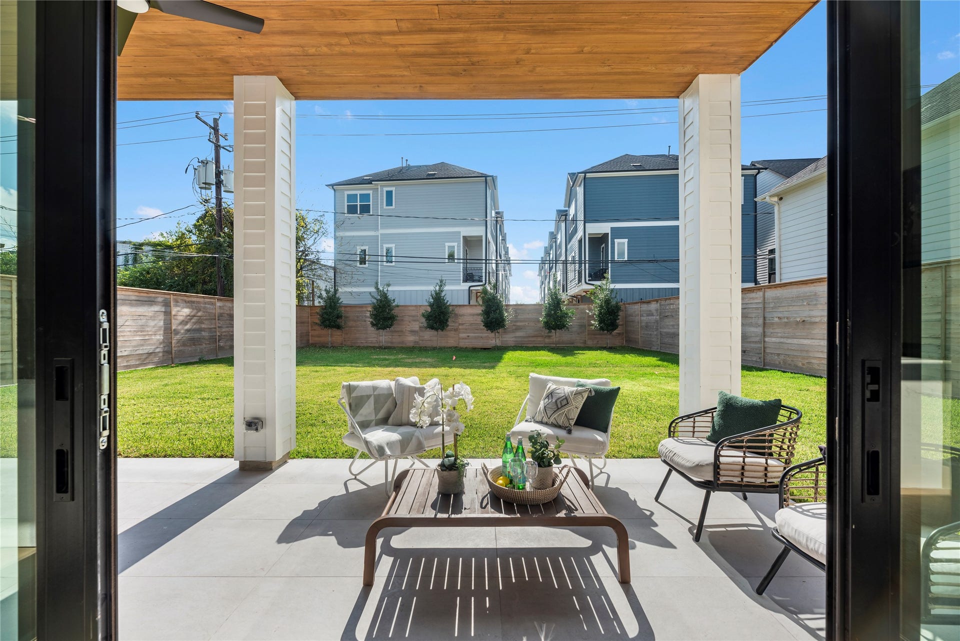 963 W 41st Street, Houston, TX 77018 963 W 41st Street, Houston, TX 77018