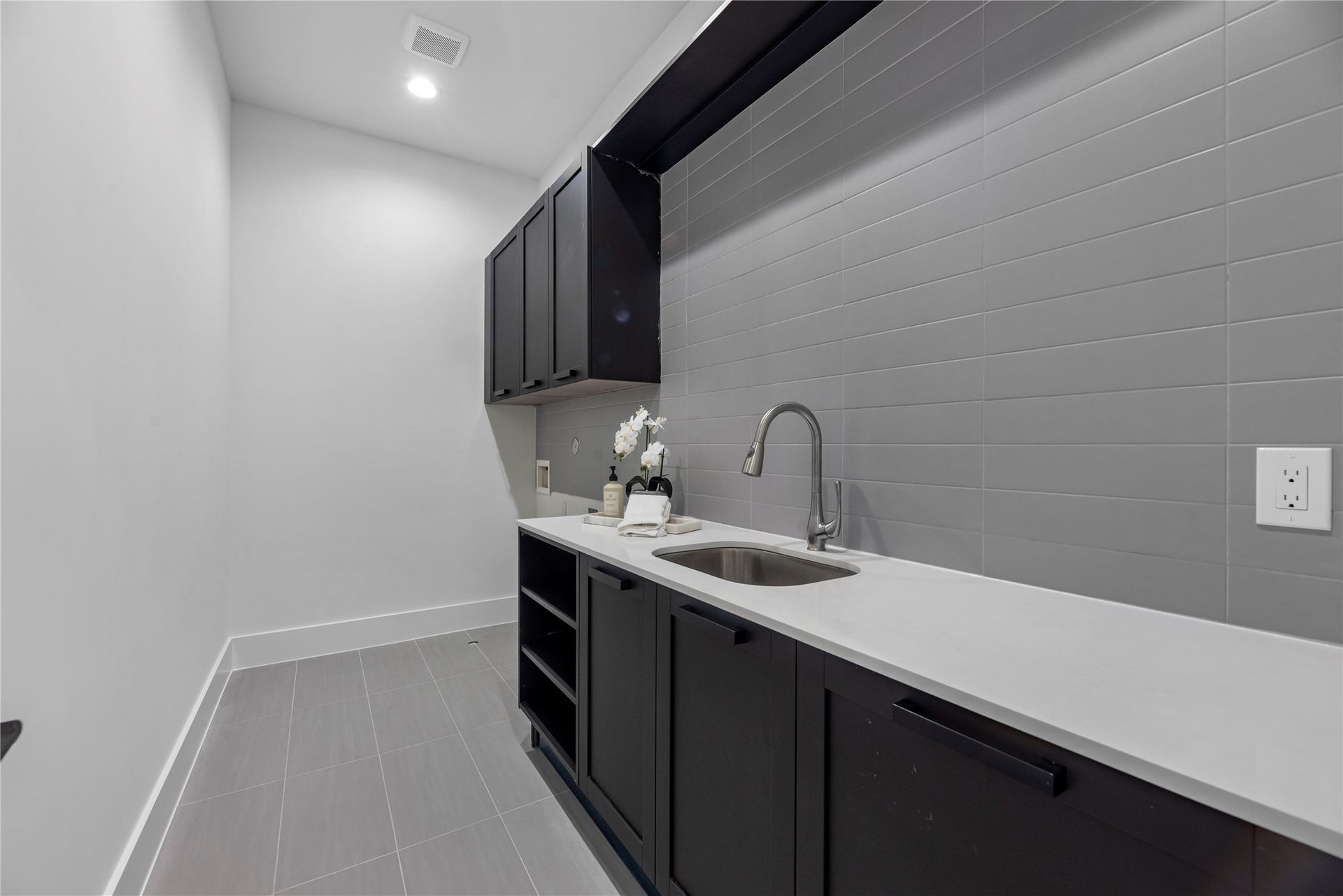 963 W 41st Street, Houston, TX 77018 963 W 41st Street, Houston, TX 77018