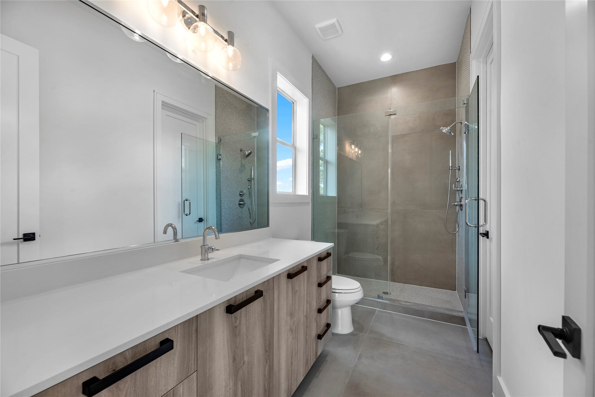 963 W 41st Street, Houston, TX 77018 963 W 41st Street, Houston, TX 77018