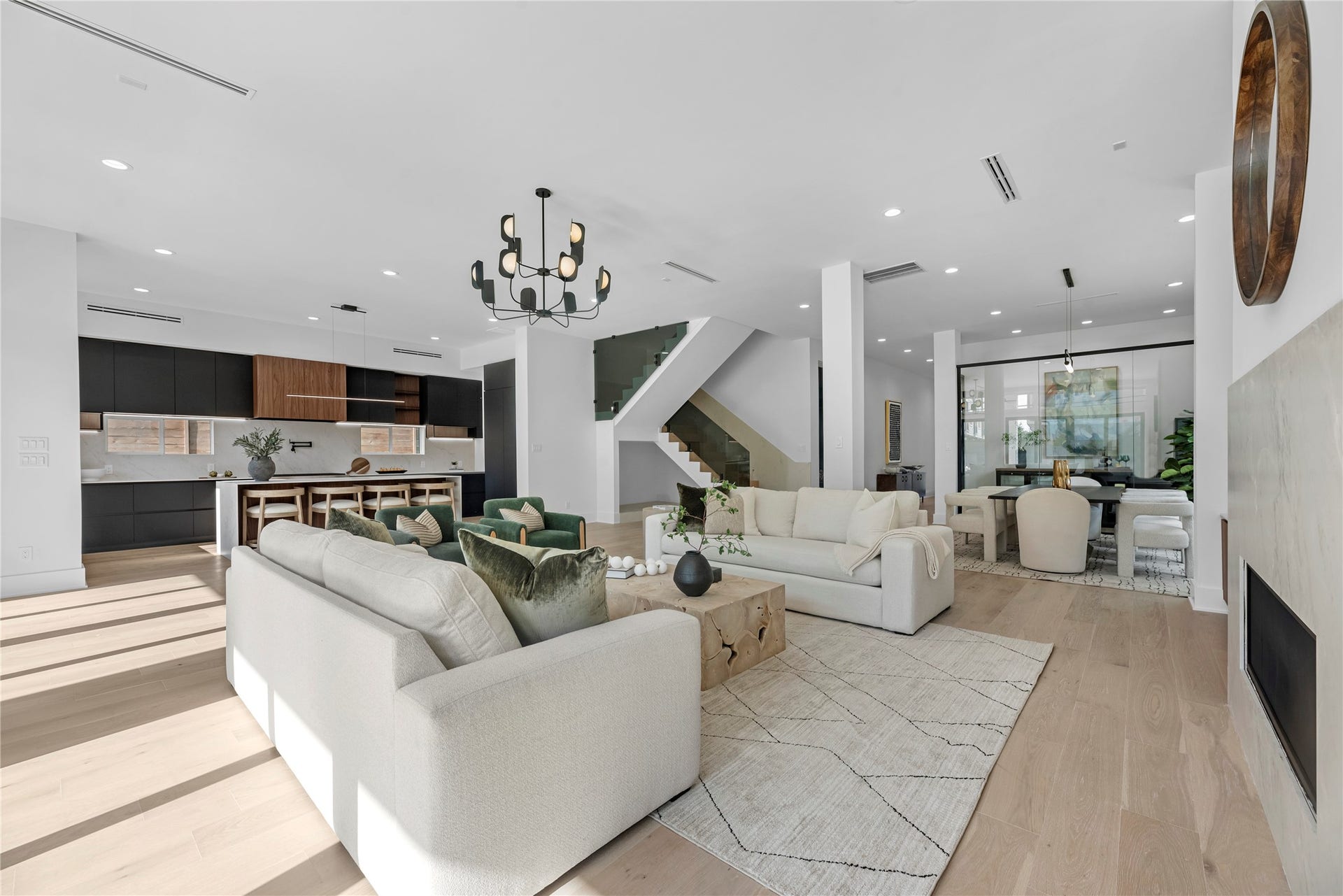 963 W 41st Street, Houston, TX 77018 963 W 41st Street, Houston, TX 77018