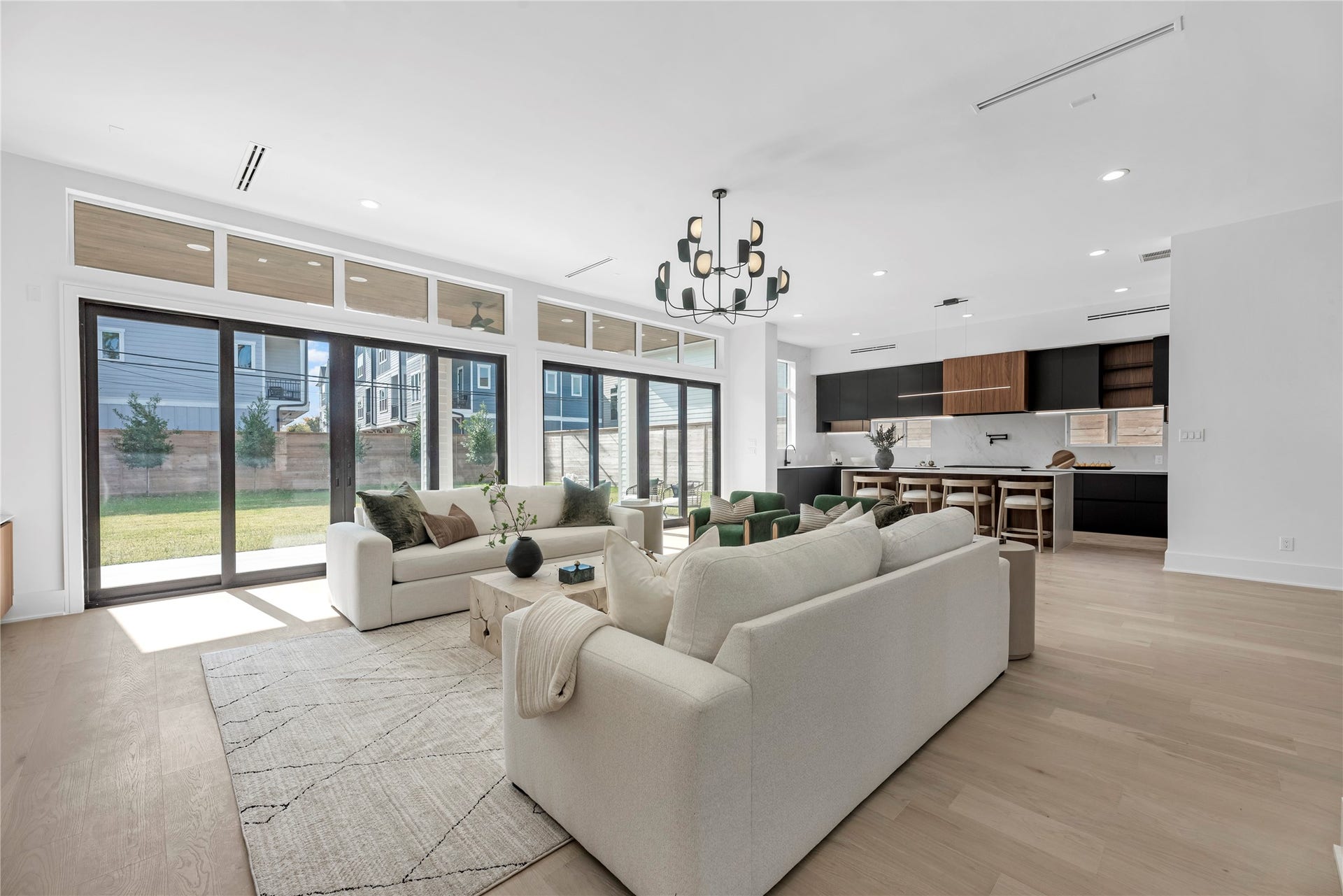 963 W 41st Street, Houston, TX 77018 963 W 41st Street, Houston, TX 77018