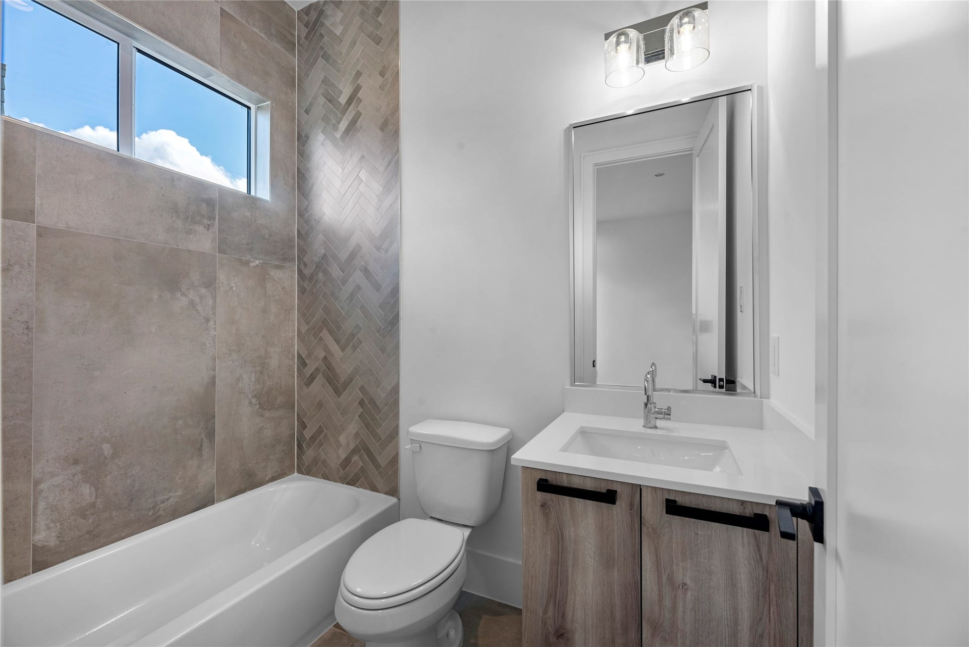 963 W 41st Street, Houston, TX 77018 963 W 41st Street, Houston, TX 77018