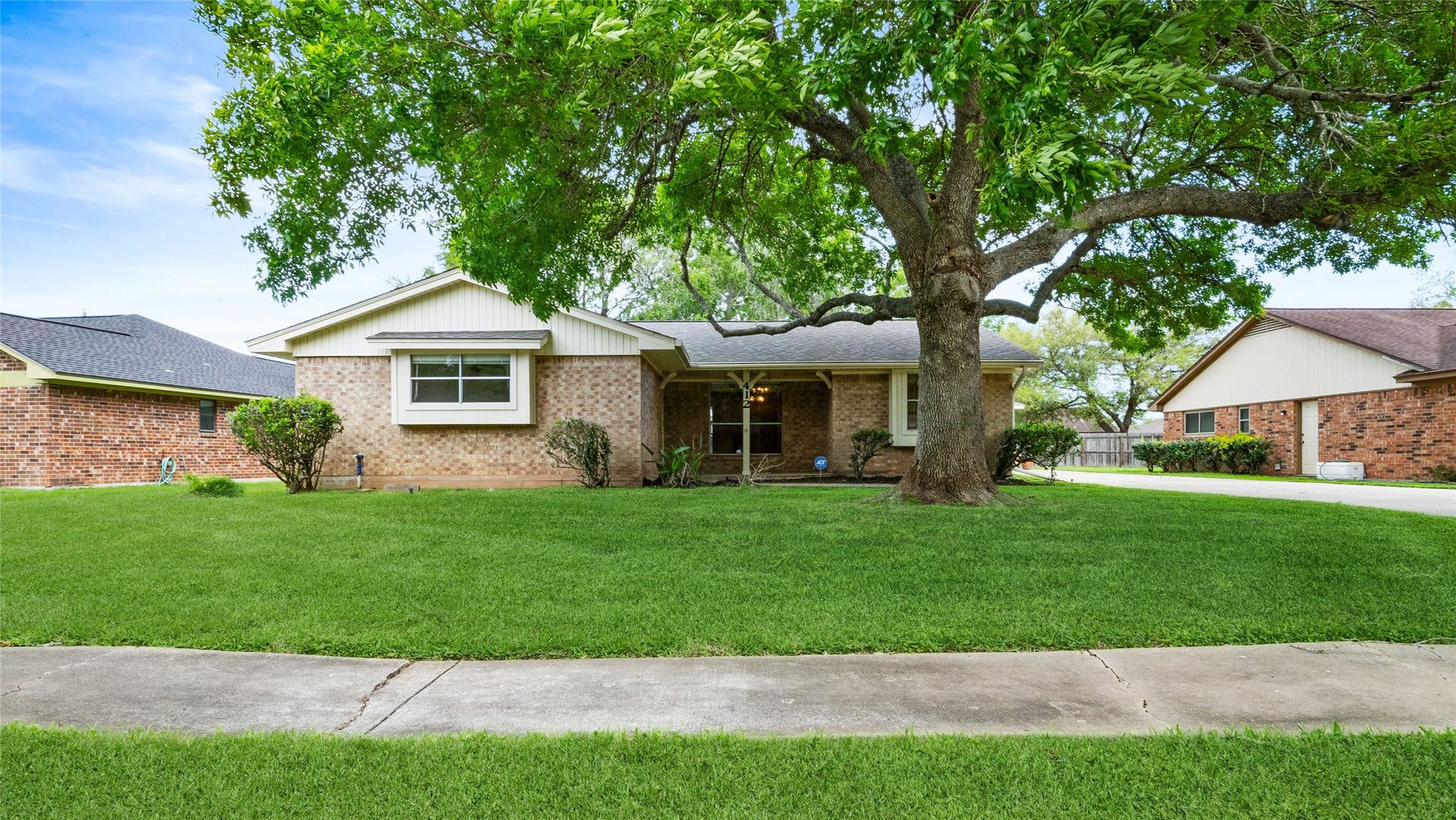 412 Daffodil Street, Lake Jackson, TX 77566 412 Daffodil Street, Lake Jackson, TX 77566
