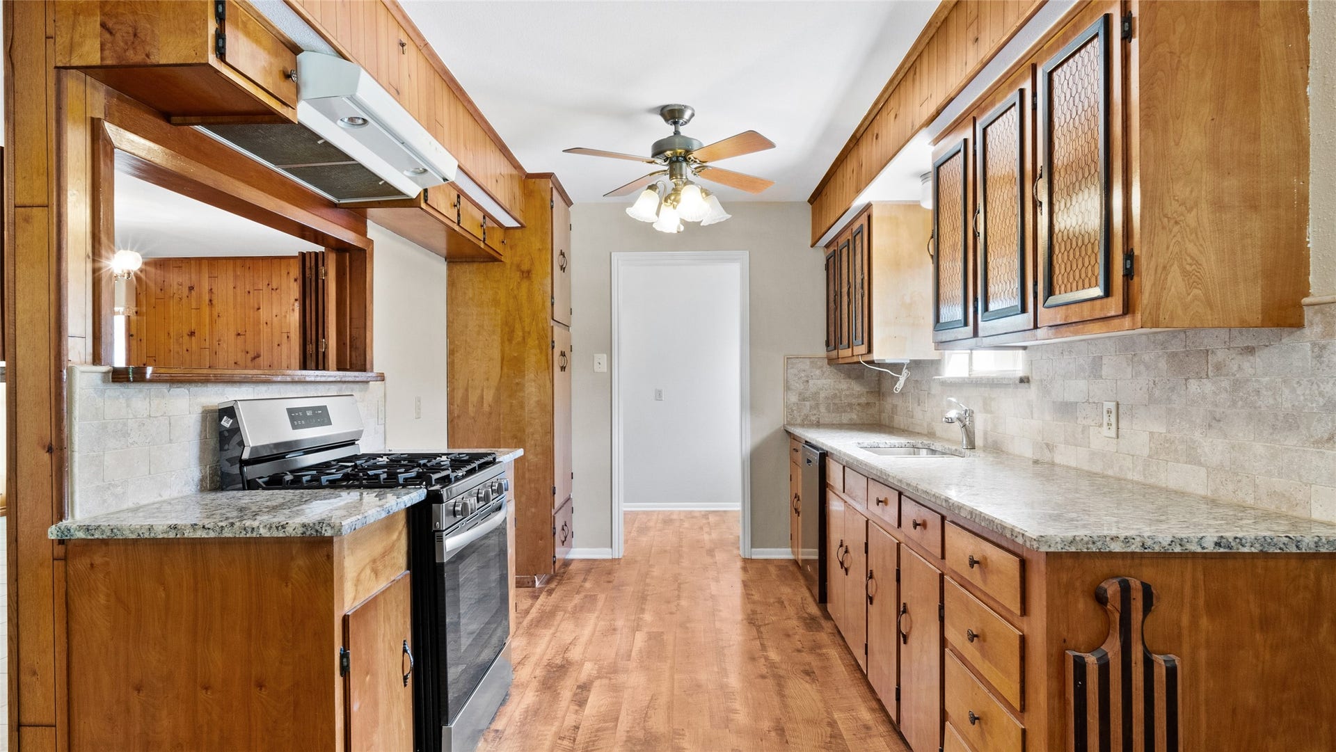 412 Daffodil Street, Lake Jackson, TX 77566 412 Daffodil Street, Lake Jackson, TX 77566
