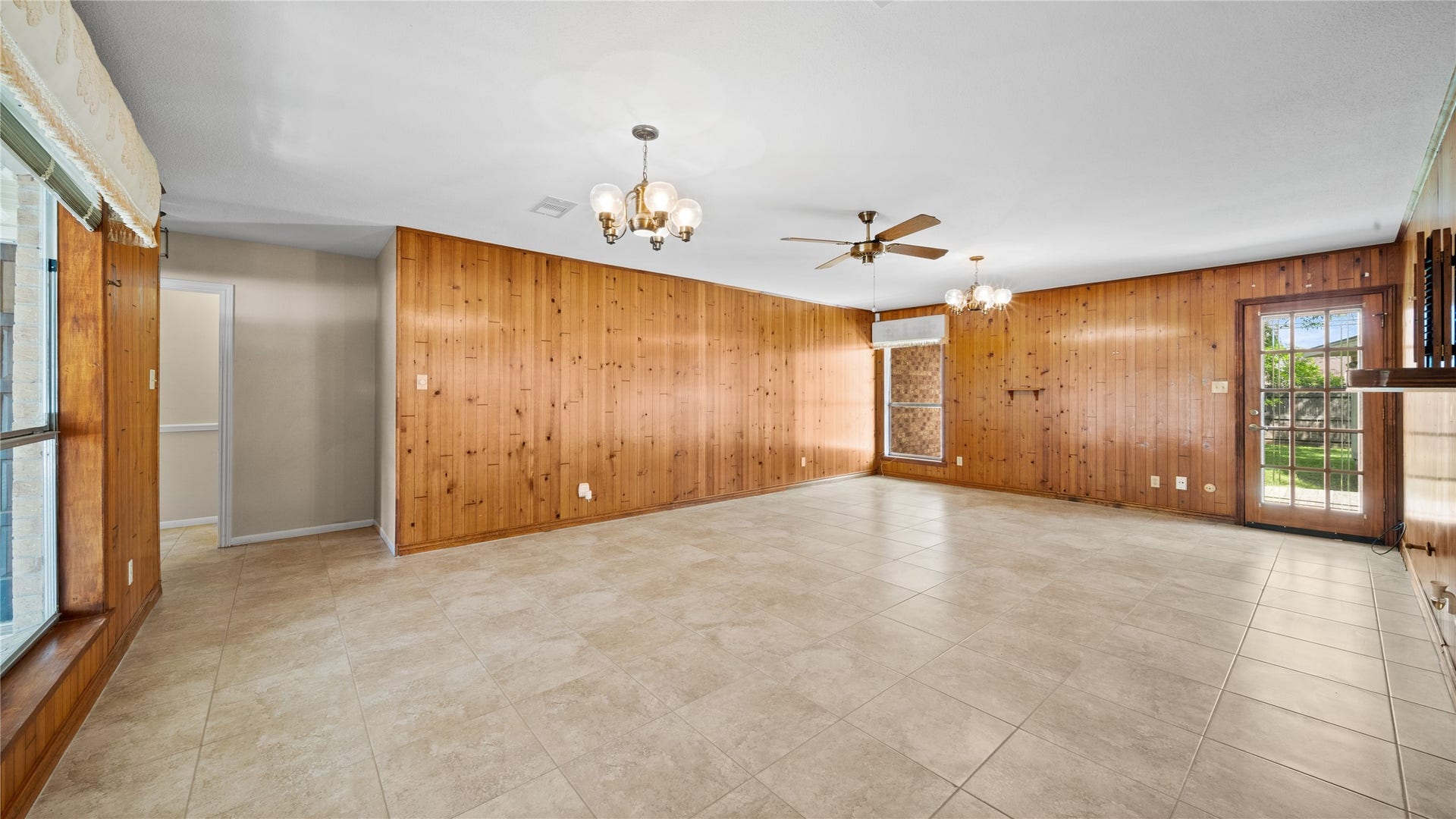 412 Daffodil Street, Lake Jackson, TX 77566 412 Daffodil Street, Lake Jackson, TX 77566