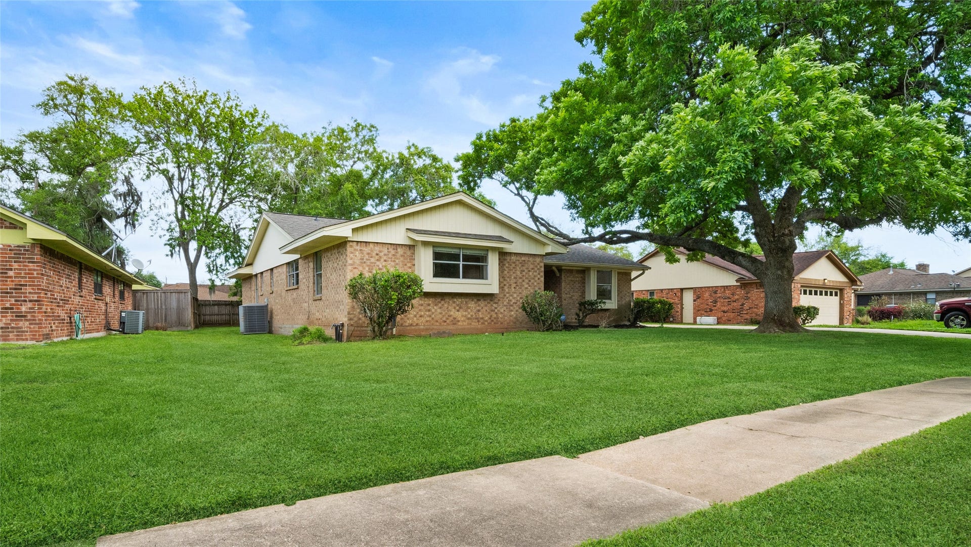 412 Daffodil Street, Lake Jackson, TX 77566 412 Daffodil Street, Lake Jackson, TX 77566