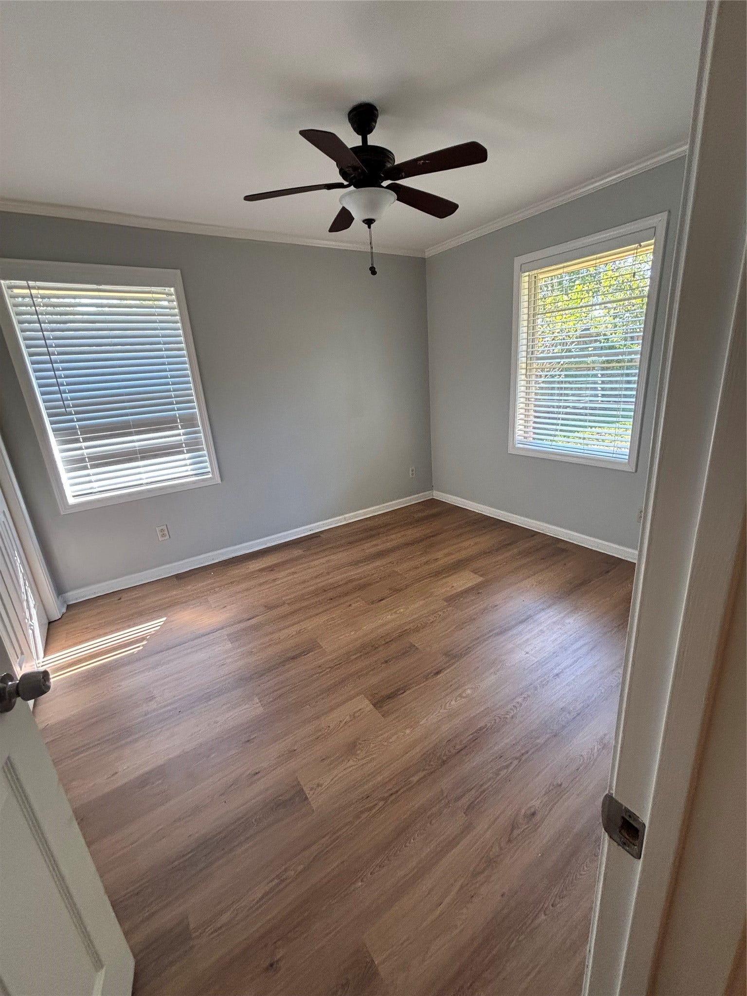 10306 Oboe Drive, Houston, TX 77025 Newly installed floors throughout